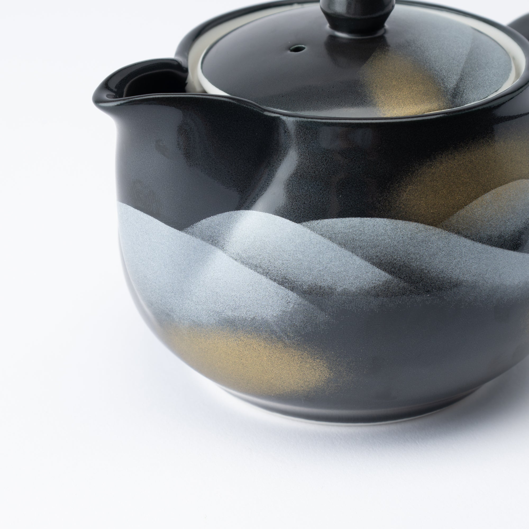 Renzan Mountain Range Japanese Teapot