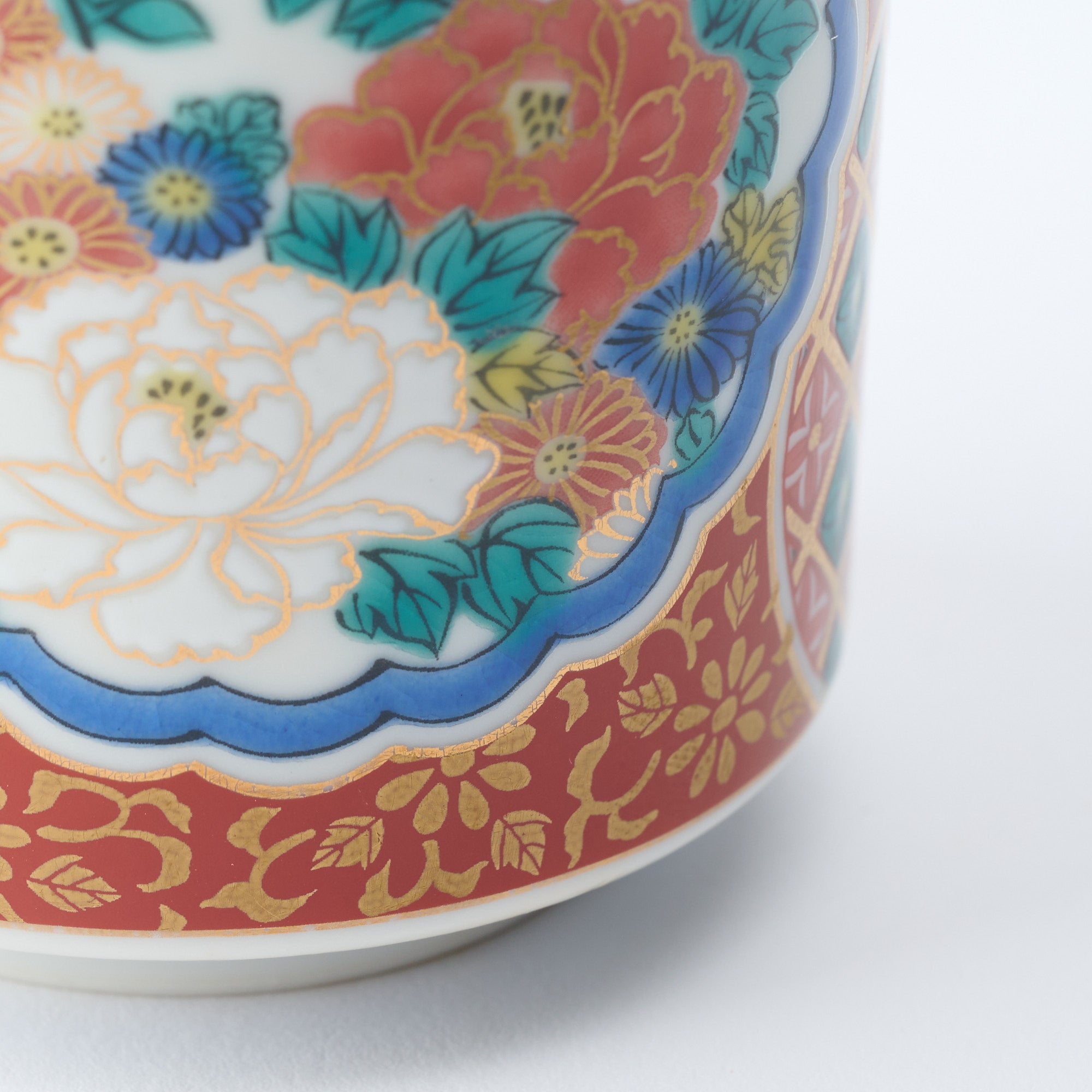 Classic Kutani Yunomi Japanese Teacup