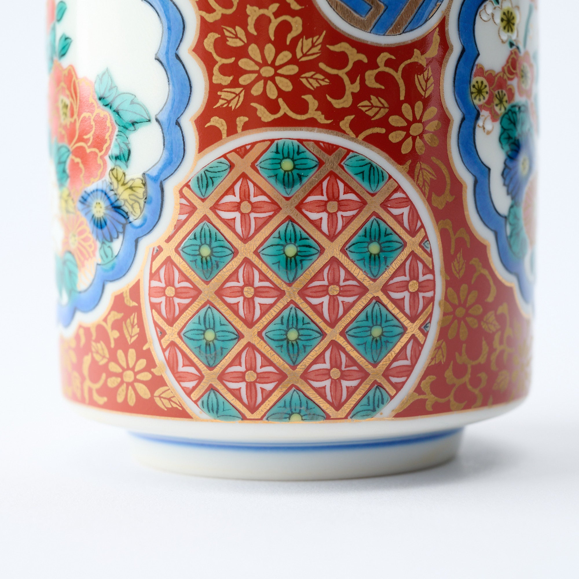 Classic Kutani Yunomi Japanese Teacup