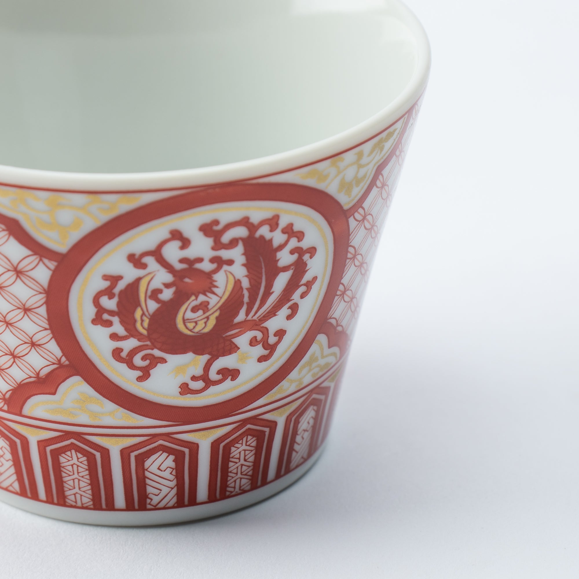 Classic Palette Guinomi Sake Cup - JAPAN KUTANI SHOP
