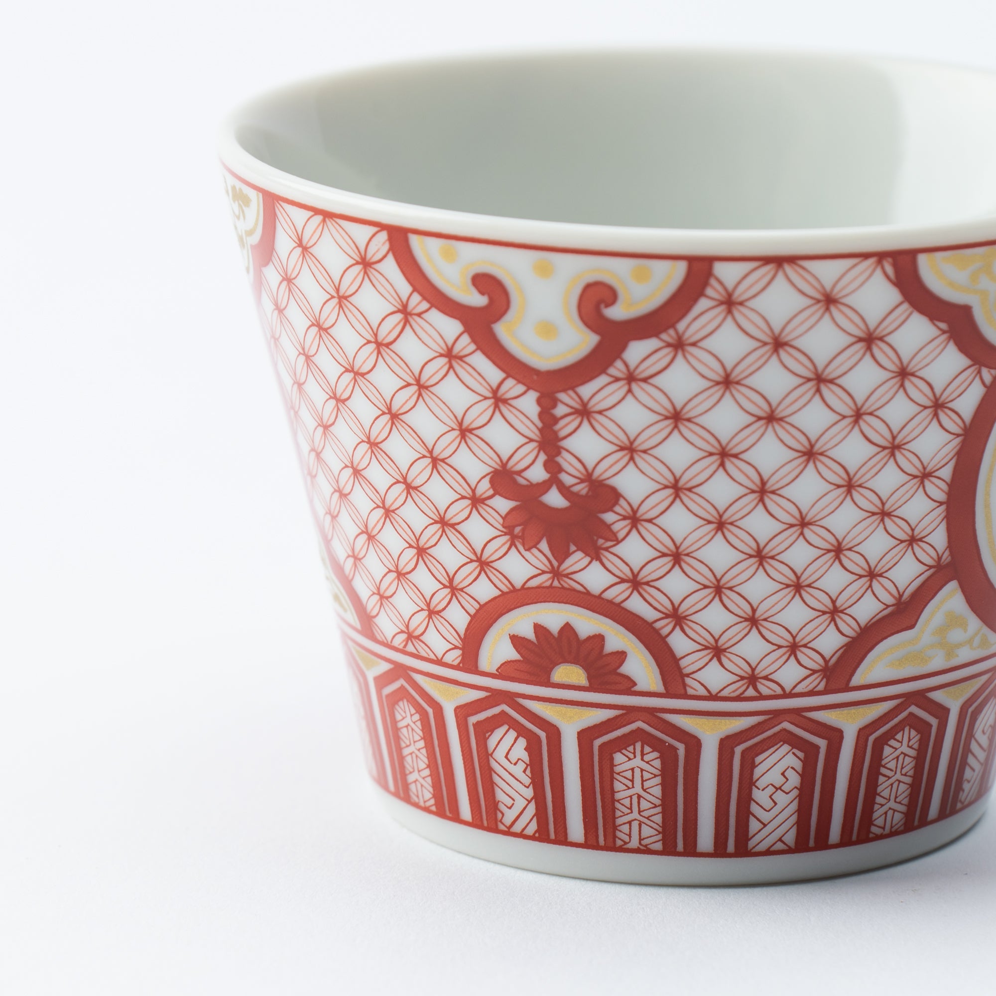 Classic Palette Guinomi Sake Cup - JAPAN KUTANI SHOP