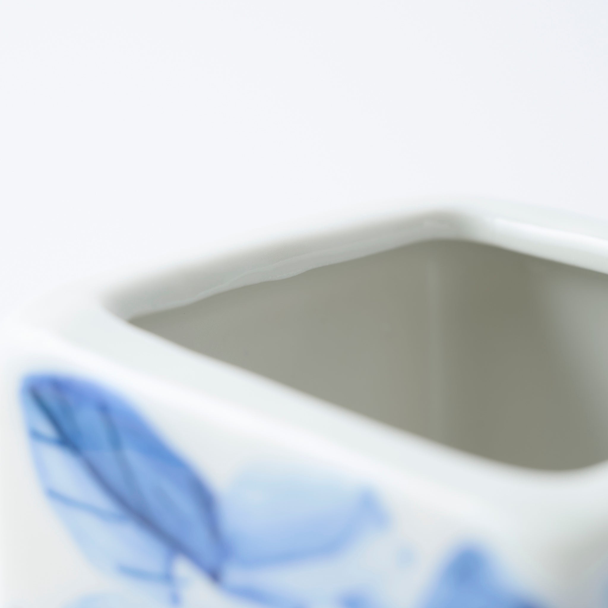 Blue Flower Camellia Flower Vase - JAPAN KUTANI SHOP