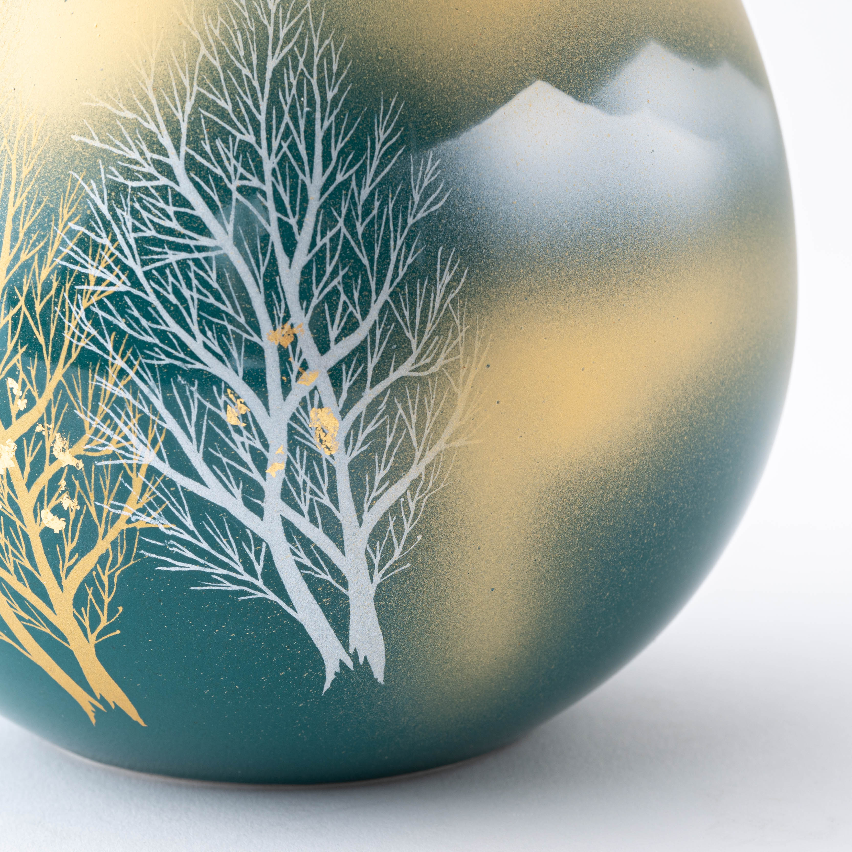 Crane and Misty Mountain Round Japanese Flower Vase - JAPAN KUTANI SHOP