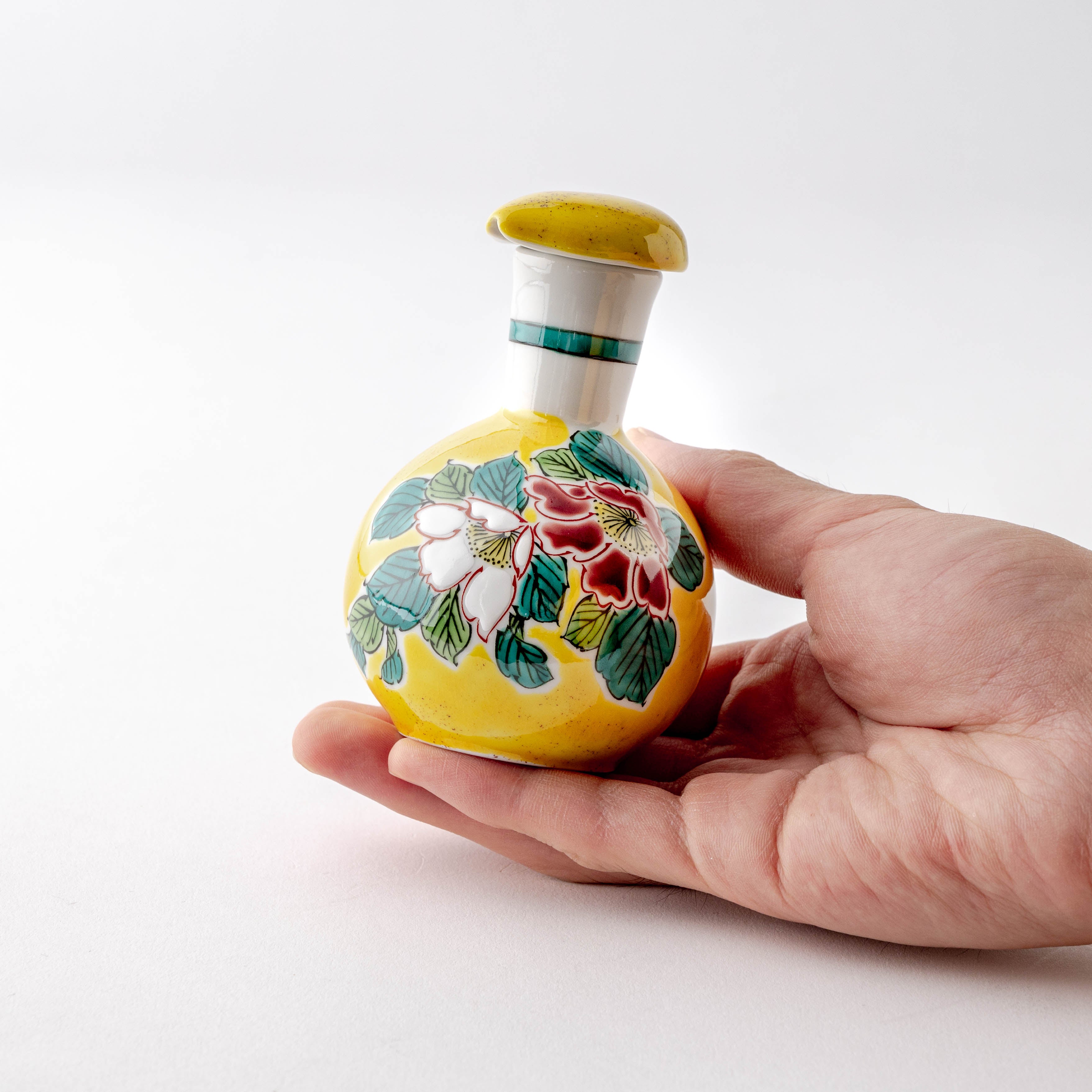 Sasanqua and Butterfly Soy Sauce Dispenser