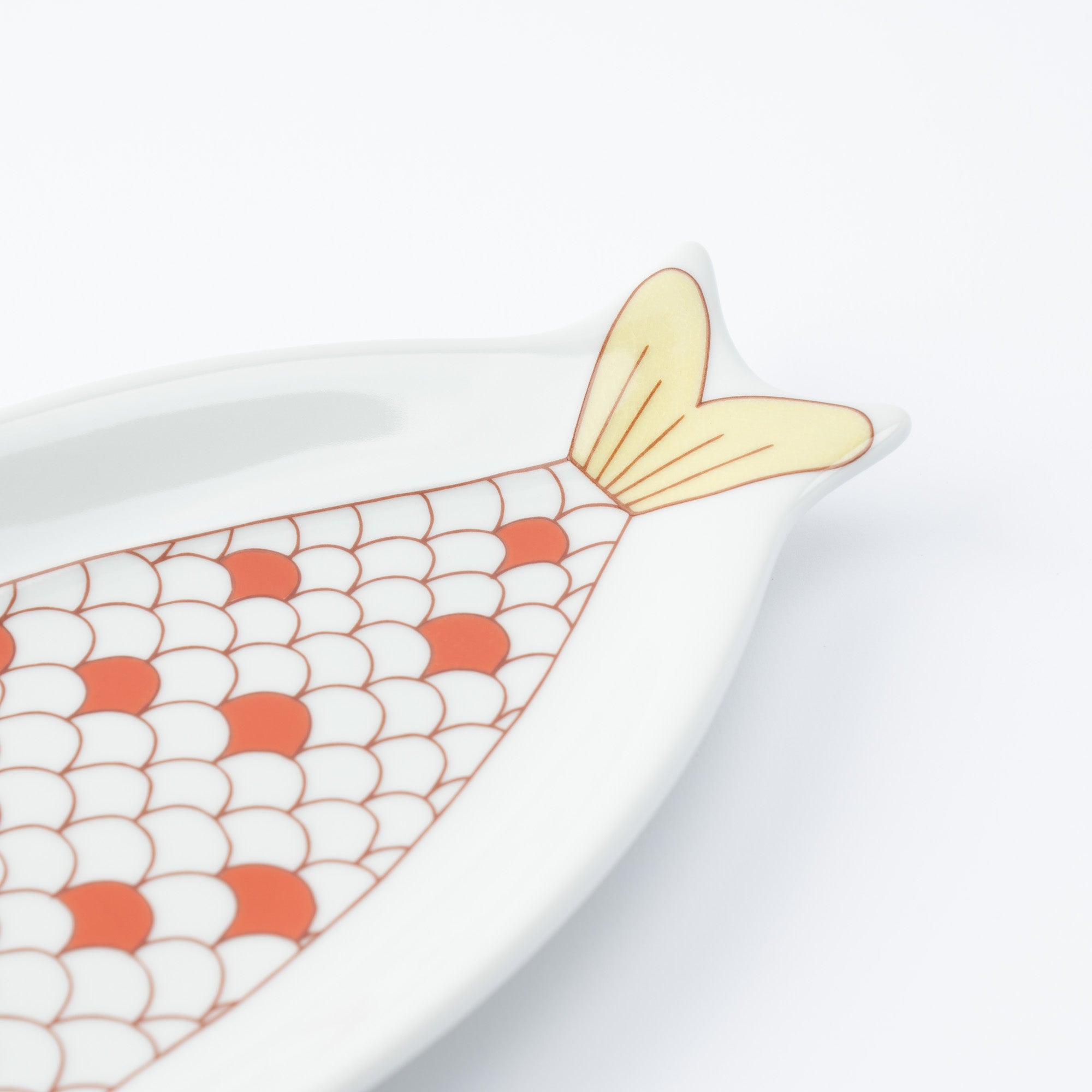 Fish Shaped Dinner Plate - JAPAN KUTANI SHOP
