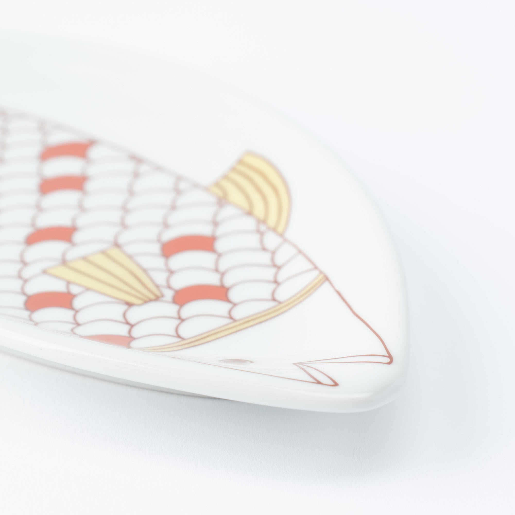 Fish Shaped Dinner Plate - JAPAN KUTANI SHOP