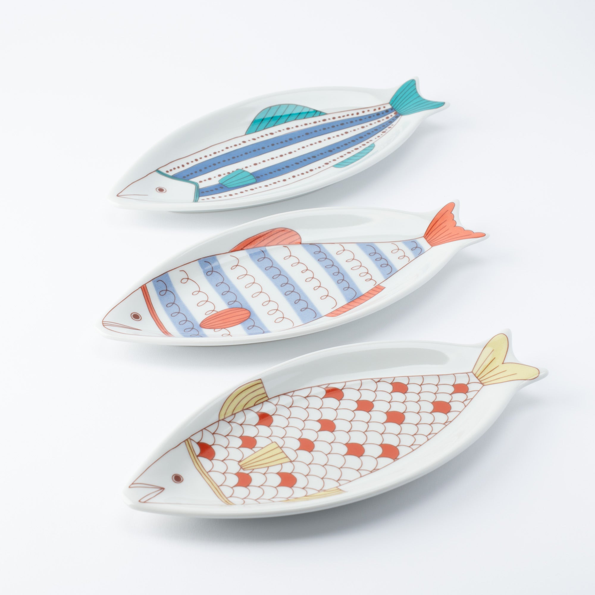 Fish Shaped Dinner Plate - JAPAN KUTANI SHOP