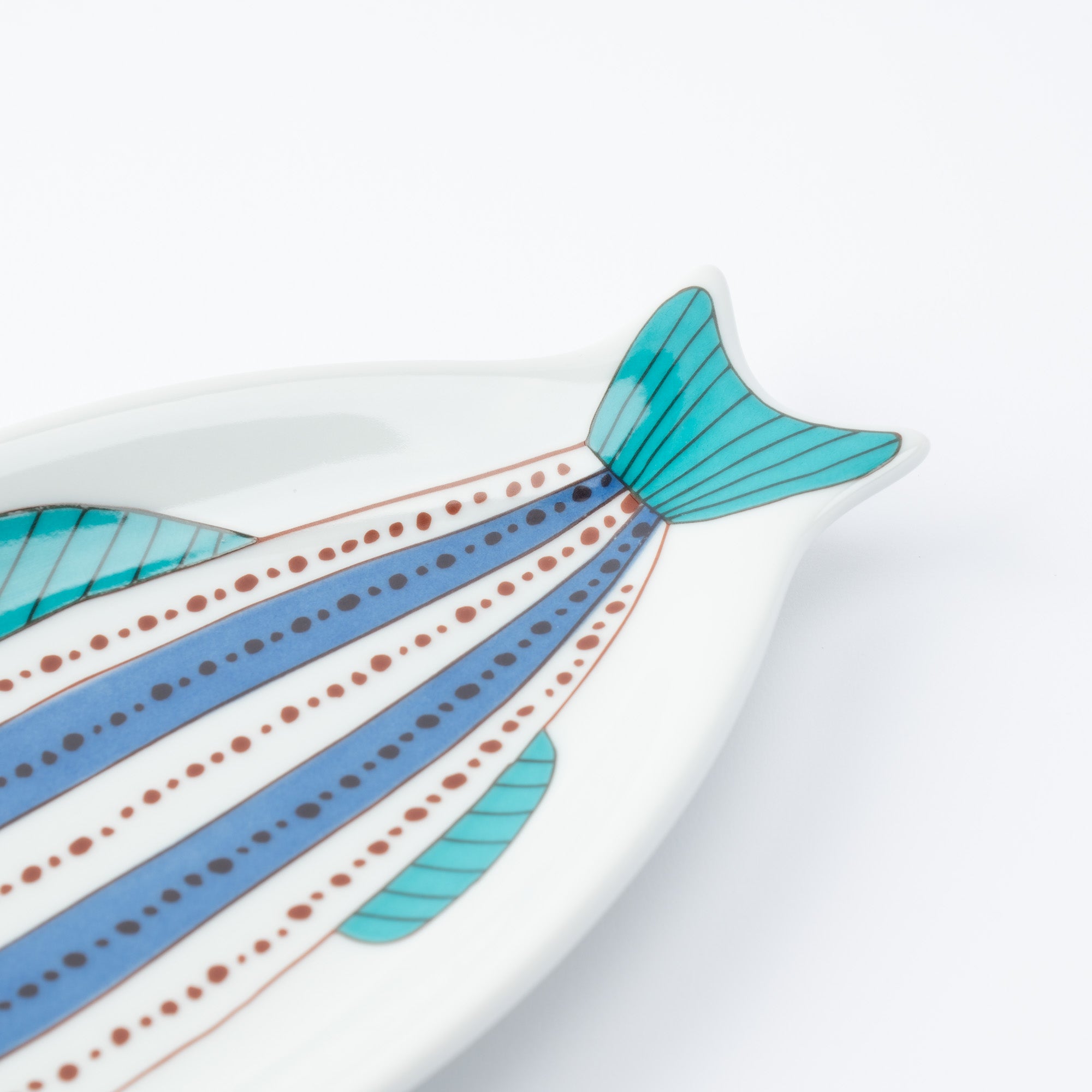 Fish Shaped Dinner Plate - JAPAN KUTANI SHOP