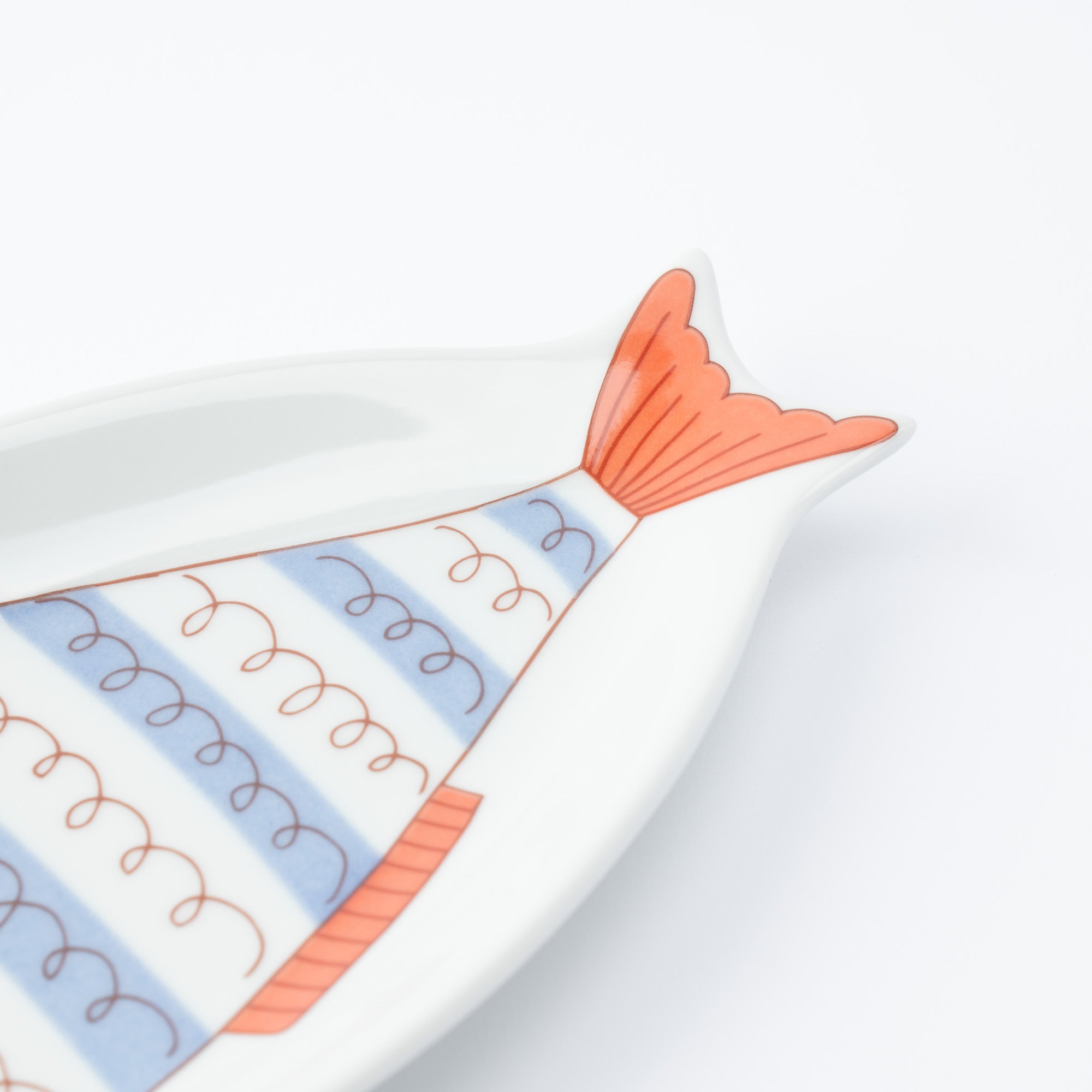 Fish Shaped Dinner Plate - JAPAN KUTANI SHOP