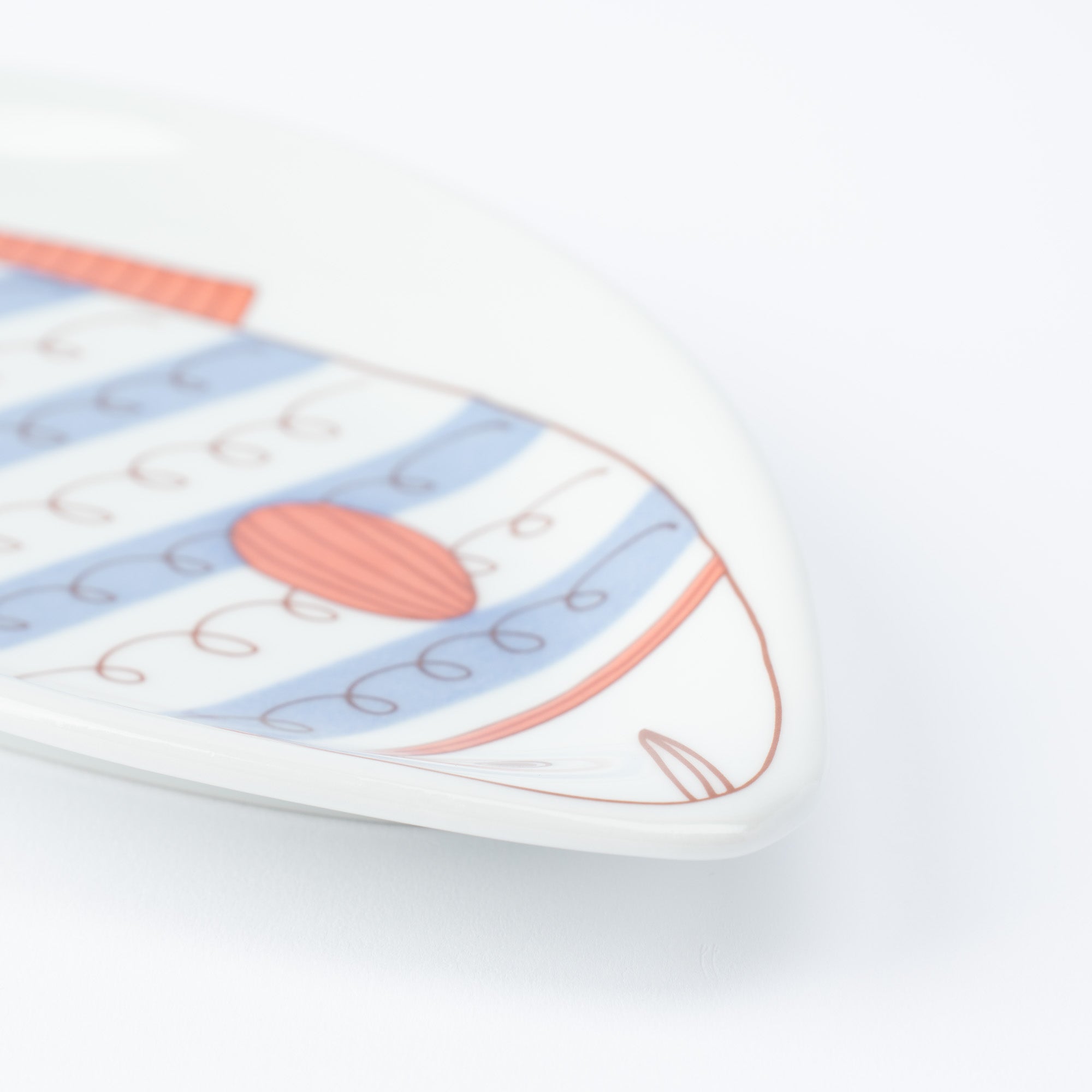 Fish Shaped Dinner Plate - JAPAN KUTANI SHOP