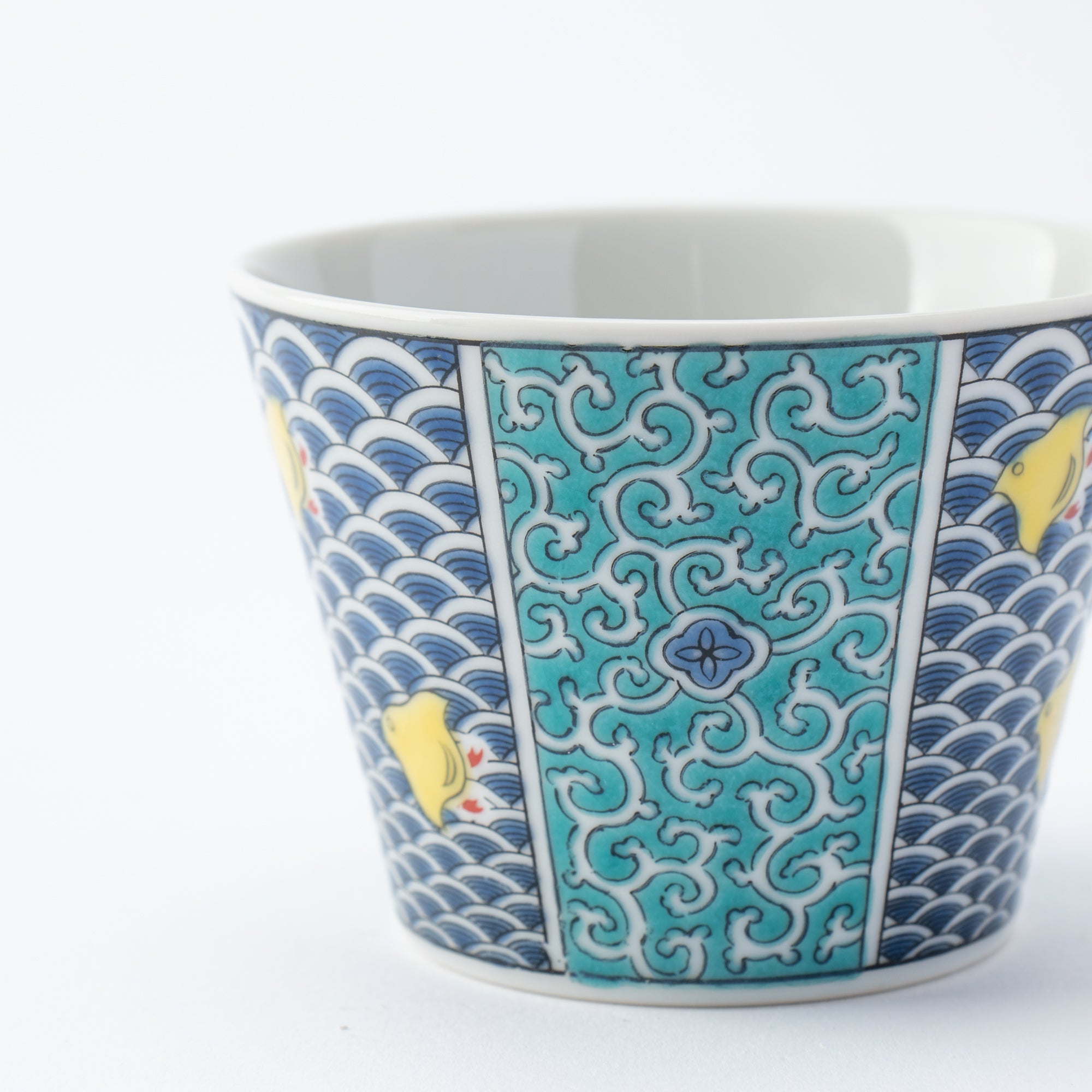 Classic Palette Guinomi Sake Cup - JAPAN KUTANI SHOP