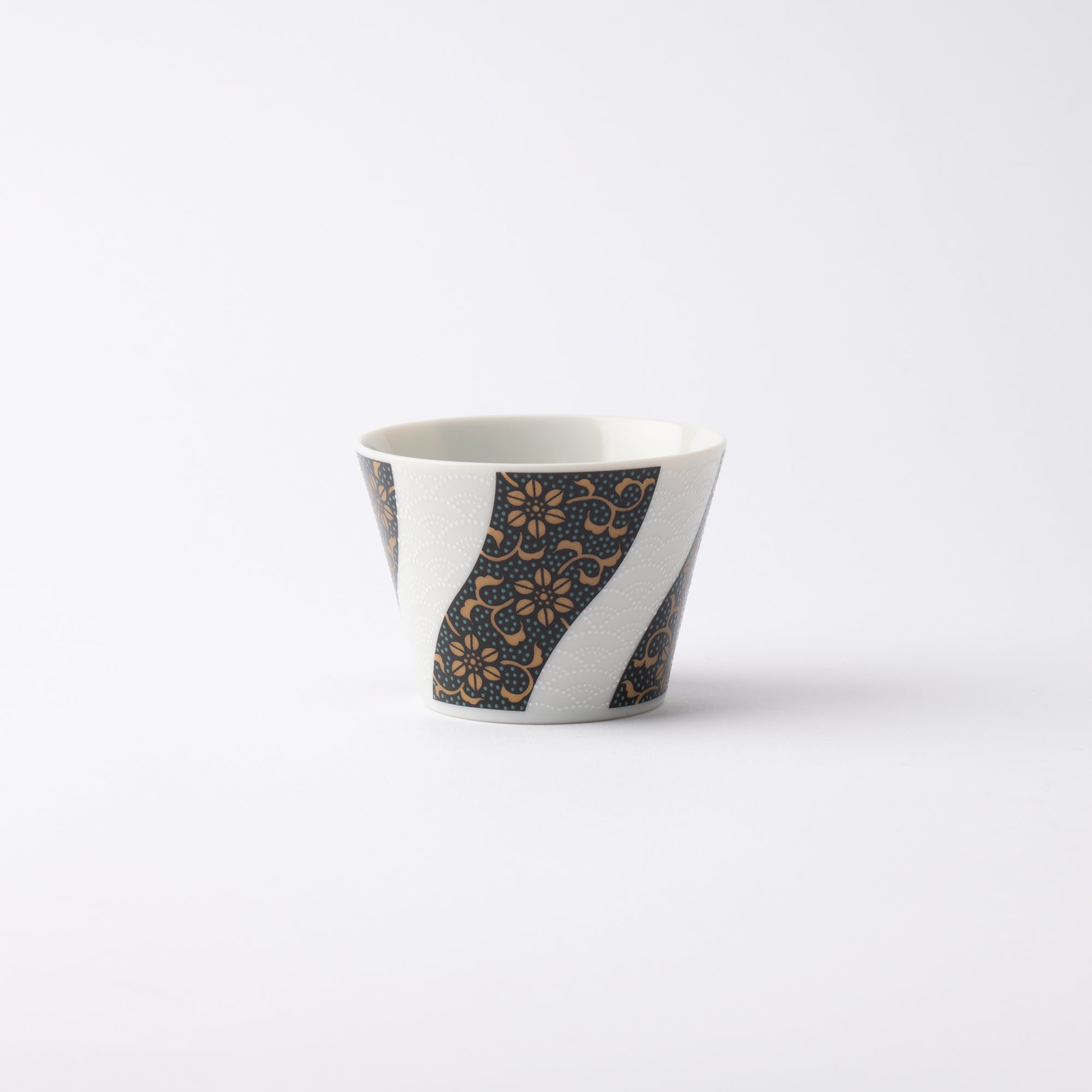 Classic Palette Guinomi Sake Cup - JAPAN KUTANI SHOP
