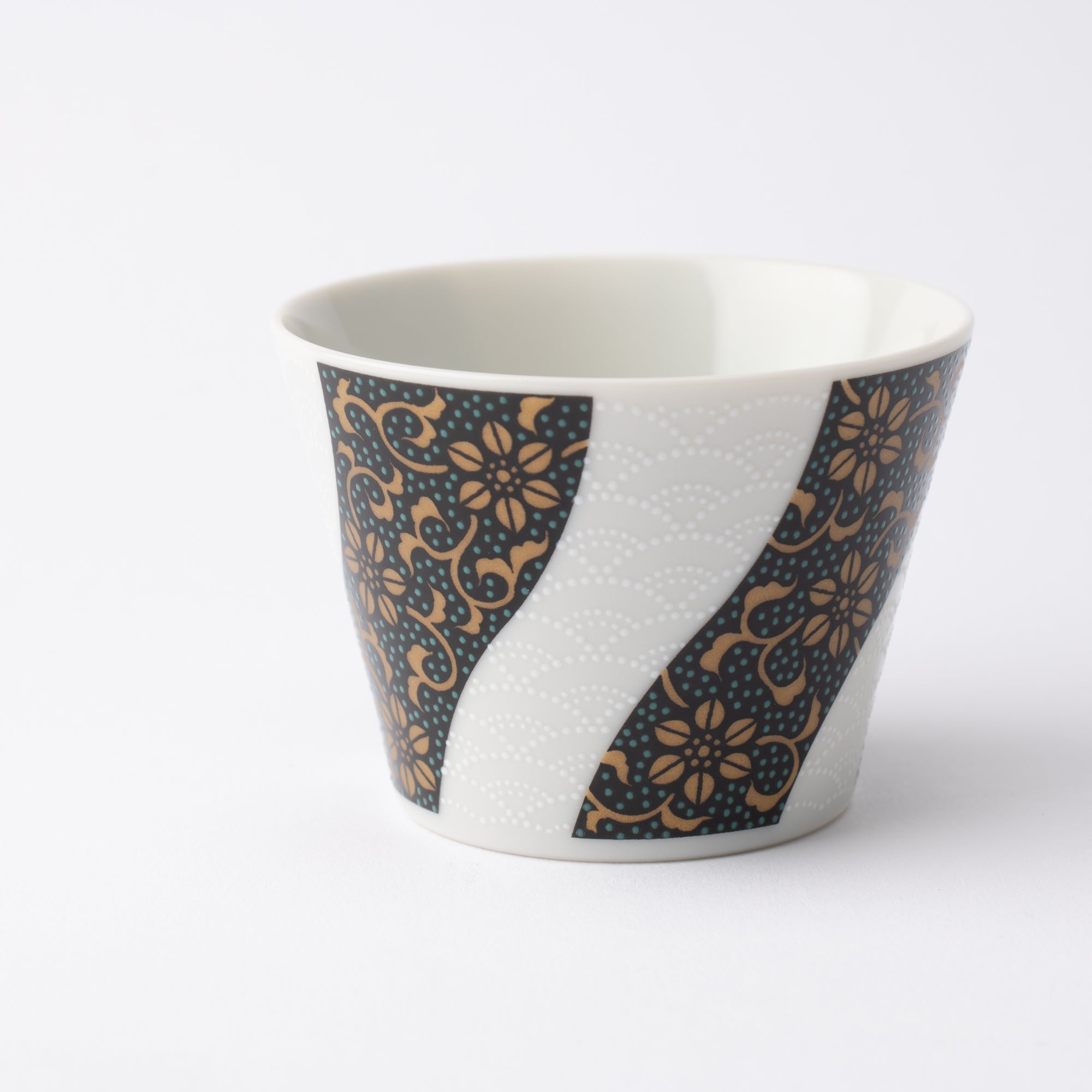 Classic Palette Guinomi Sake Cup - JAPAN KUTANI SHOP
