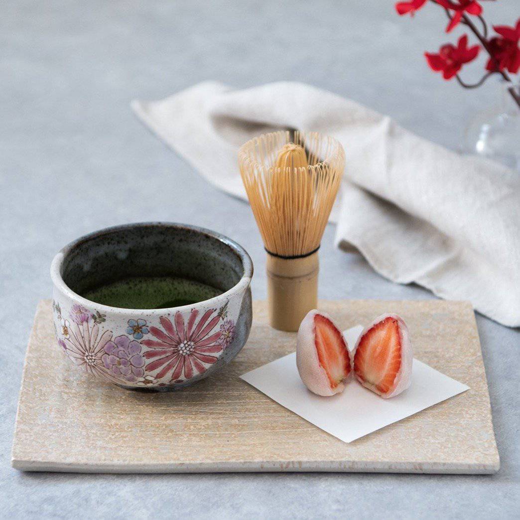 http://kutaniware.com/cdn/shop/products/atelier-yu-brilliant-flower-kutani-matcha-bowl-chawan-musubi-kiln-handmade-japanese-tableware-and-japanese-dinnerware-630380_1200x1200.jpg?v=1665653311