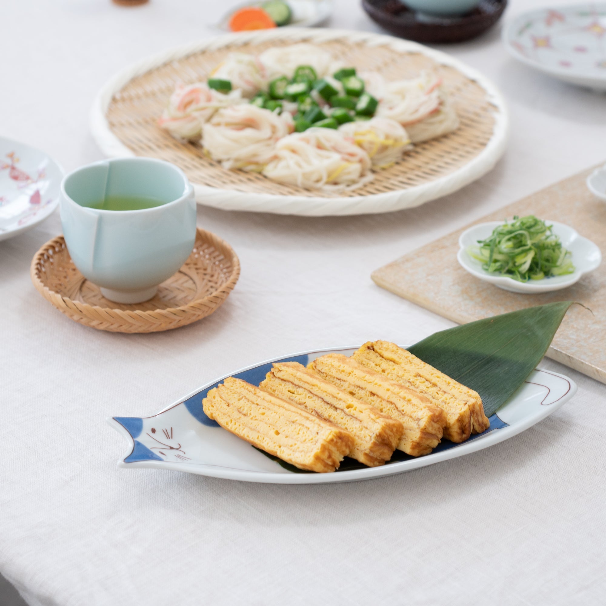 Harekutani Cat Plate - MUSUBI KILN - Handmade Japanese Tableware and Japanese Dinnerware