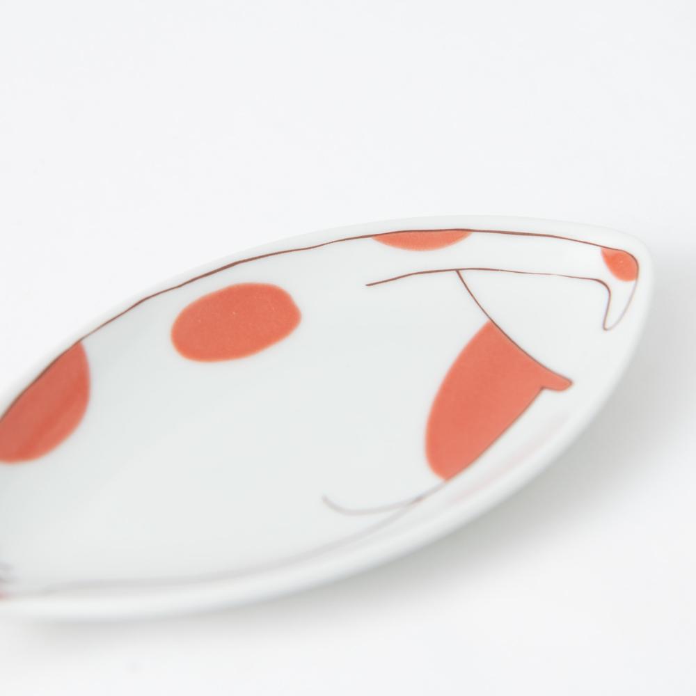 Harekutani Cat Sauce Plate - MUSUBI KILN - Handmade Japanese Tableware and Japanese Dinnerware