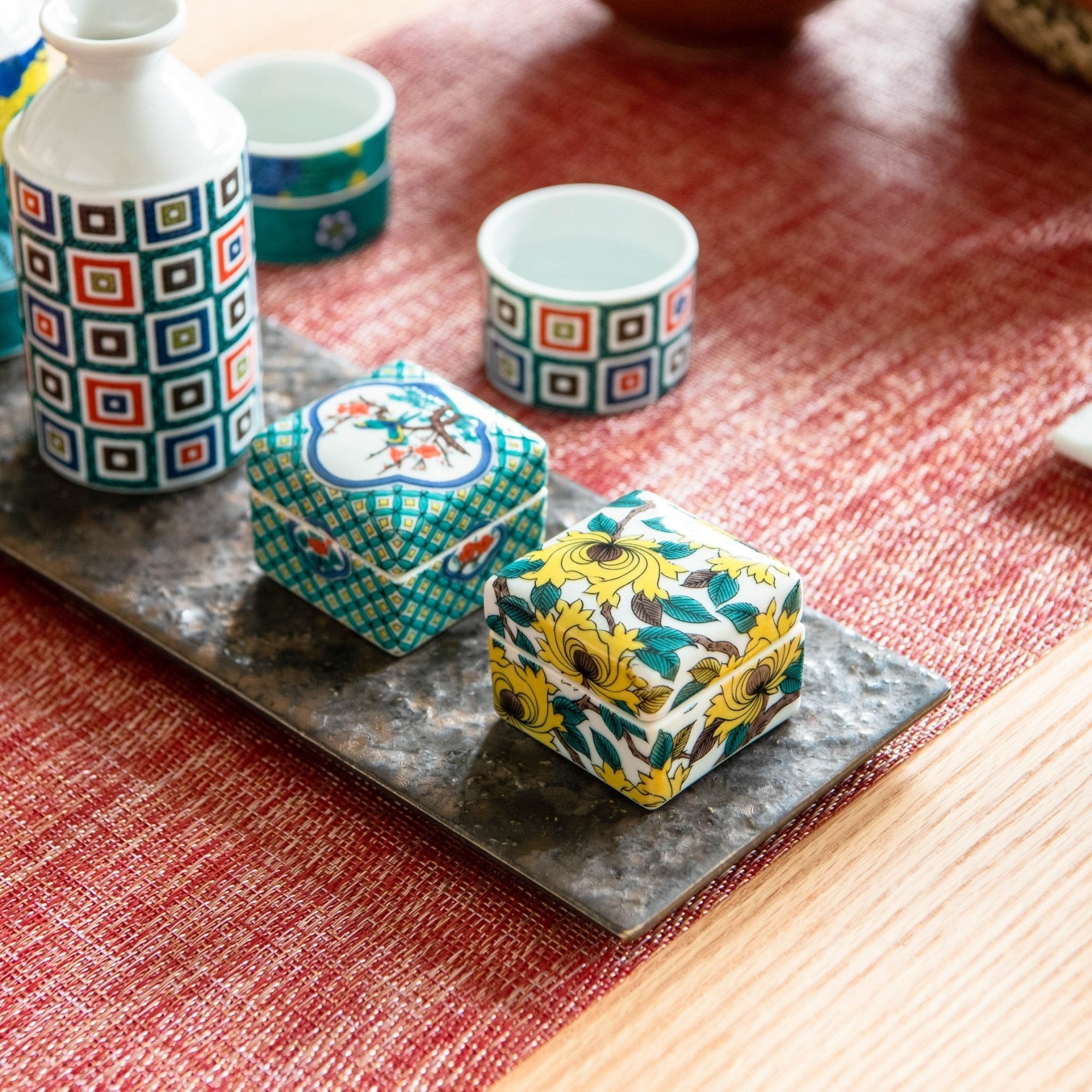 Seikou Kiln Kutani Traditional Pattern Small Box - MUSUBI KILN - Handmade Japanese Tableware and Japanese Dinnerware