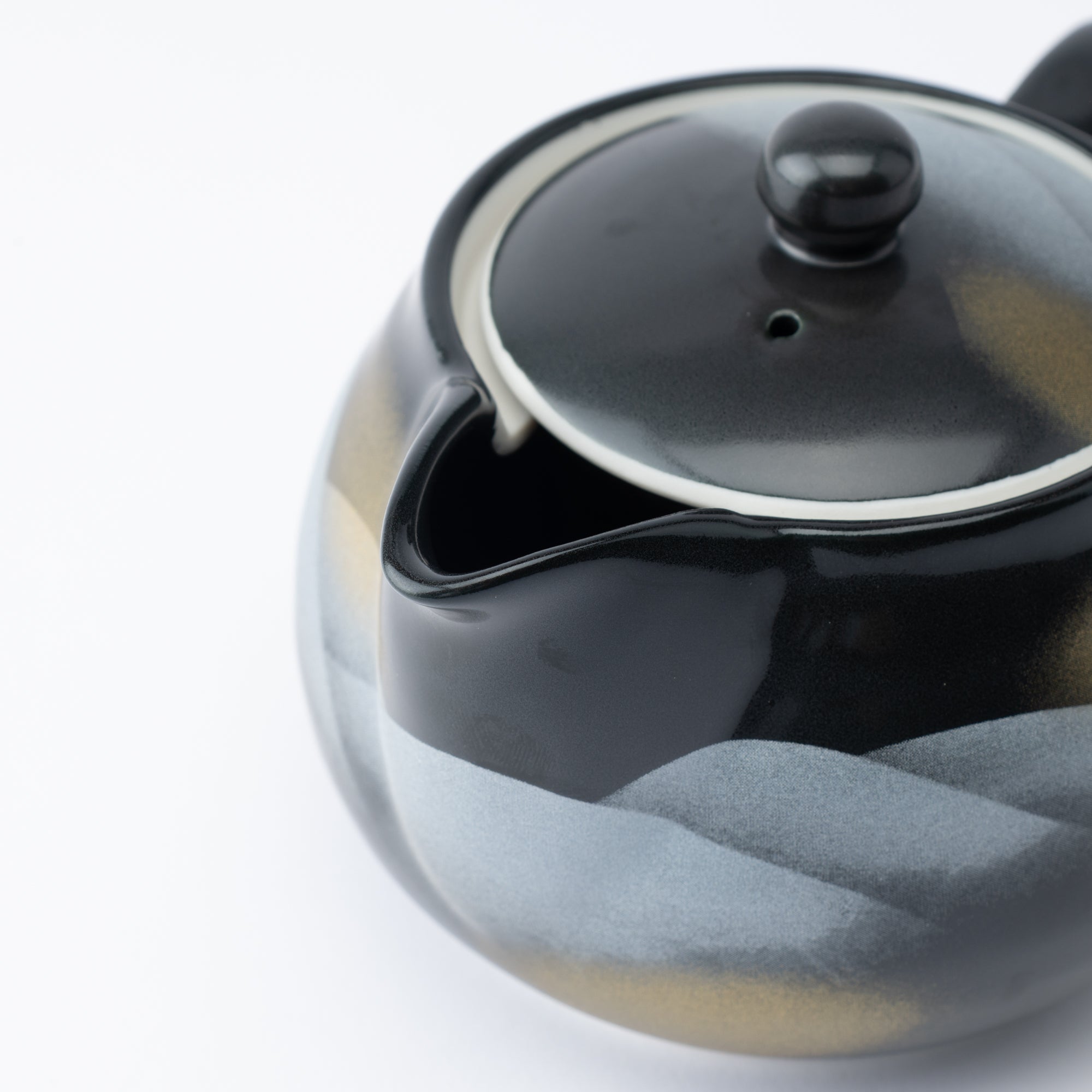 Renzan Mountain Range Japanese Teapot