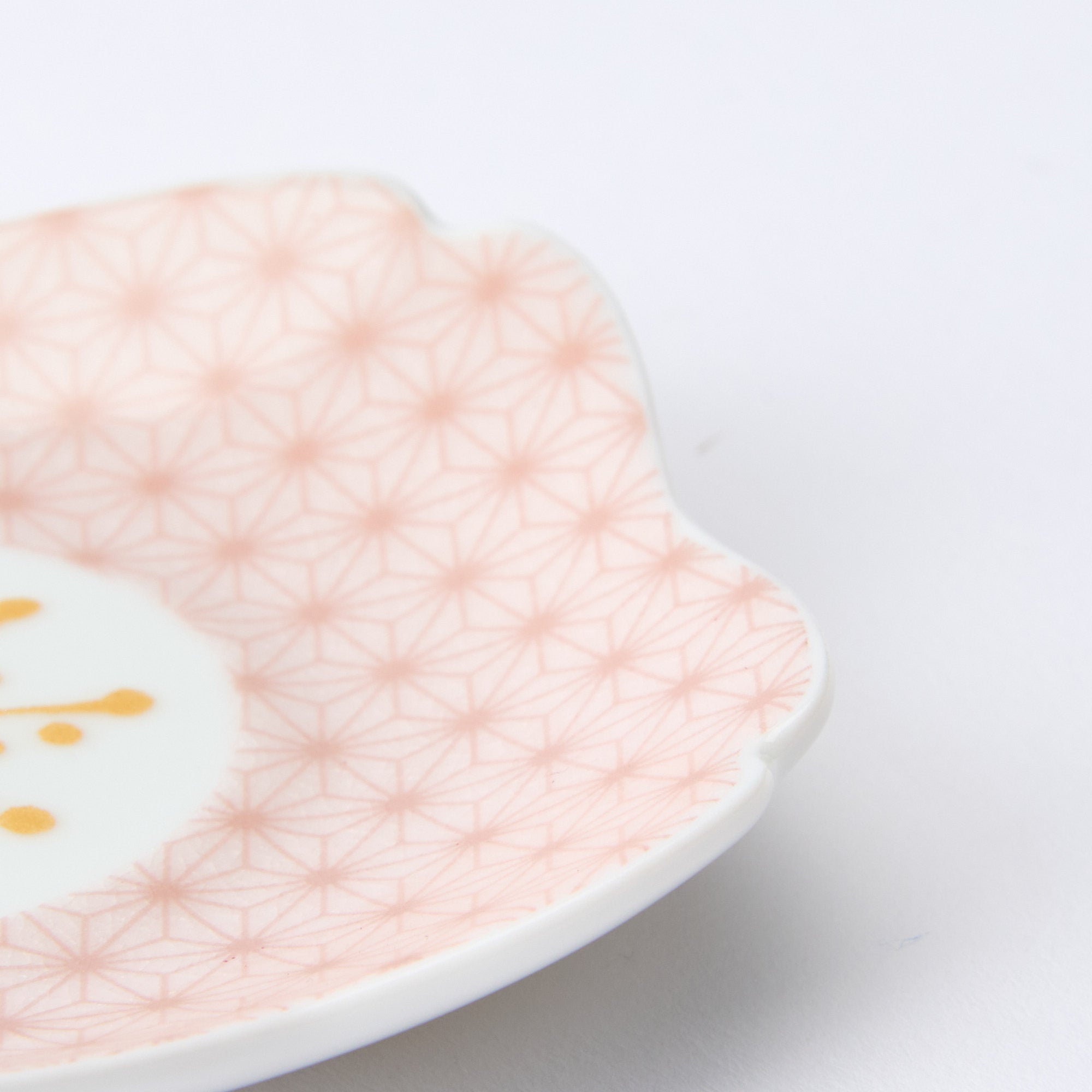 Sakura Shaped Sauce Plate - JAPAN KUTANI SHOP