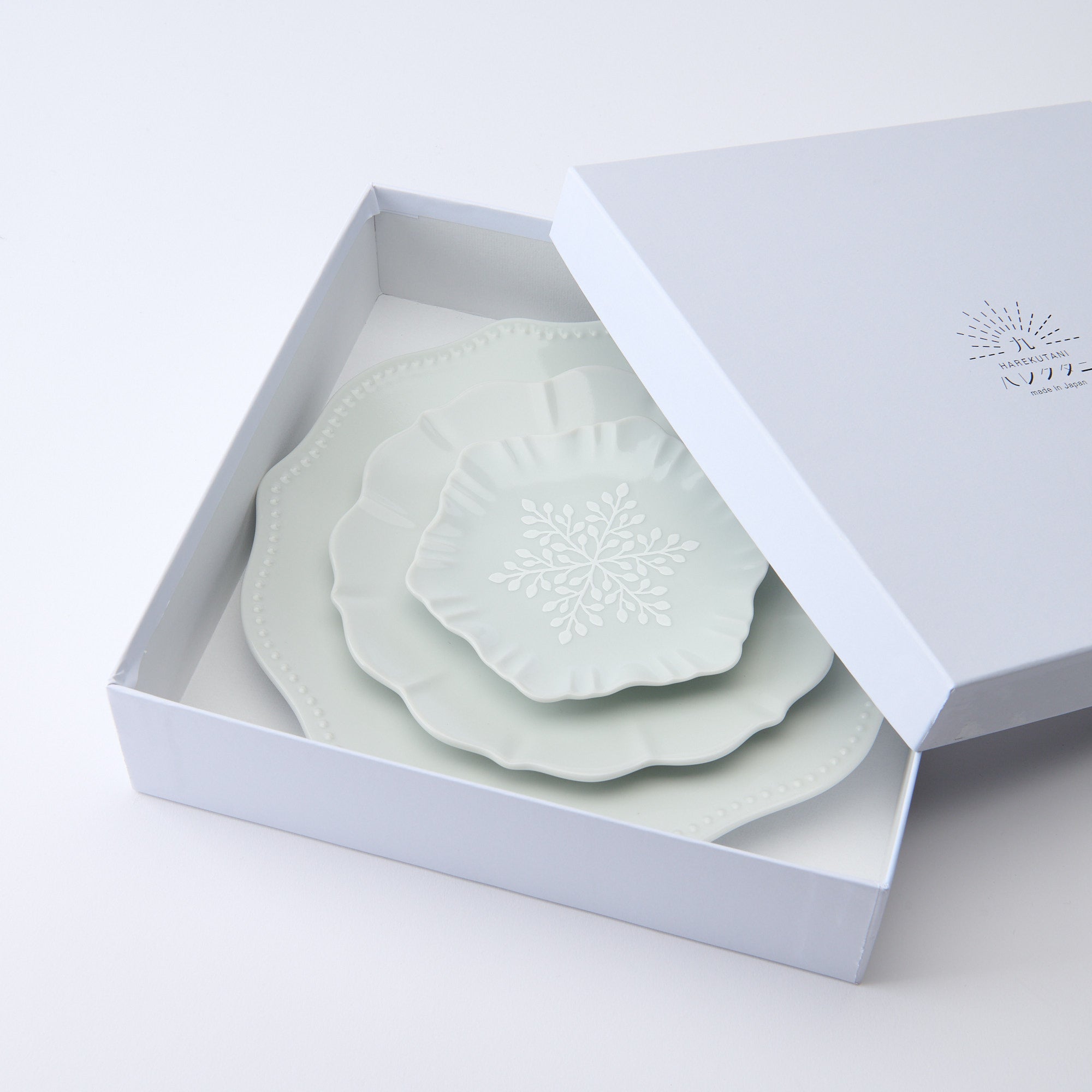 White Snow Crystal Plate Set