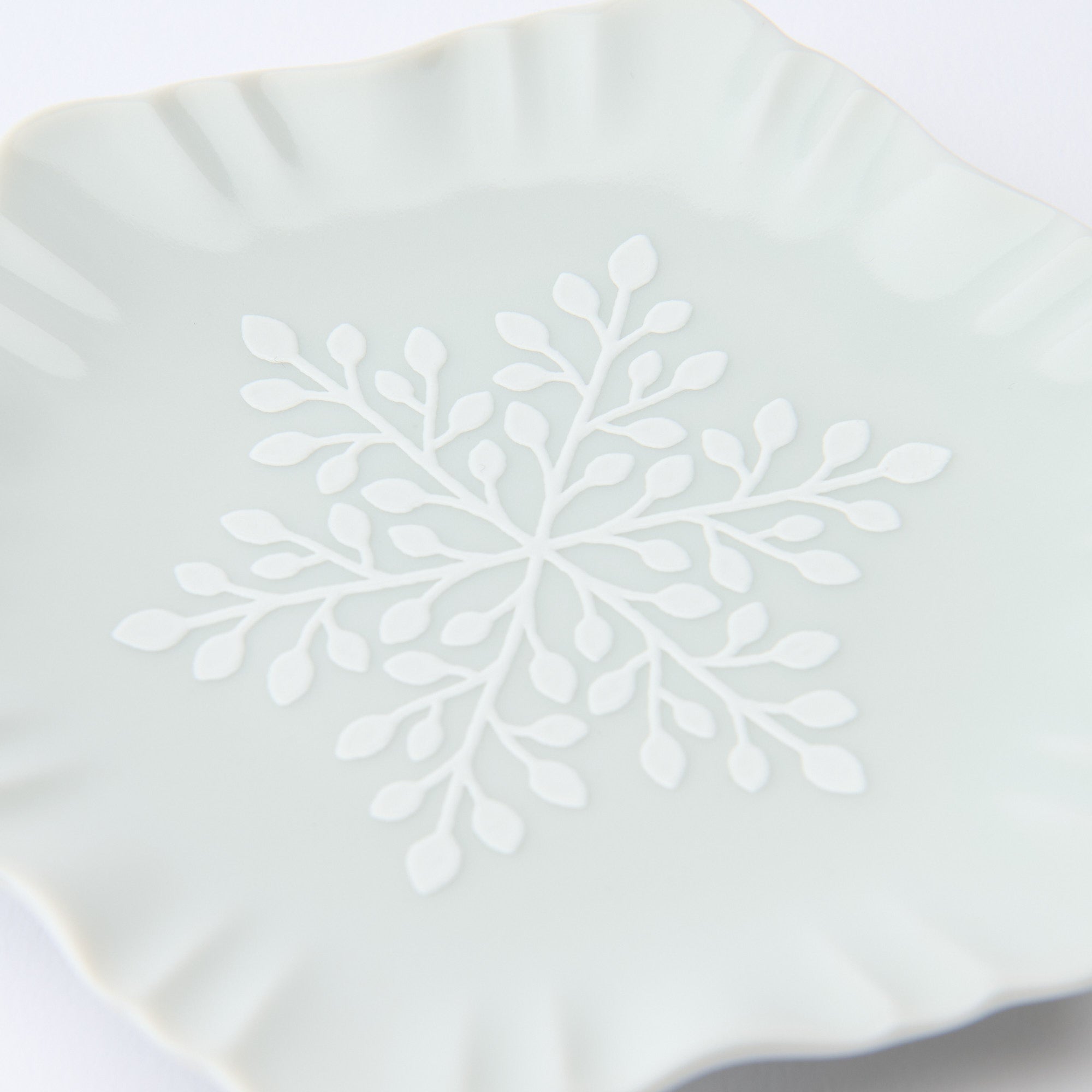 White Snow Crystal Plate Set