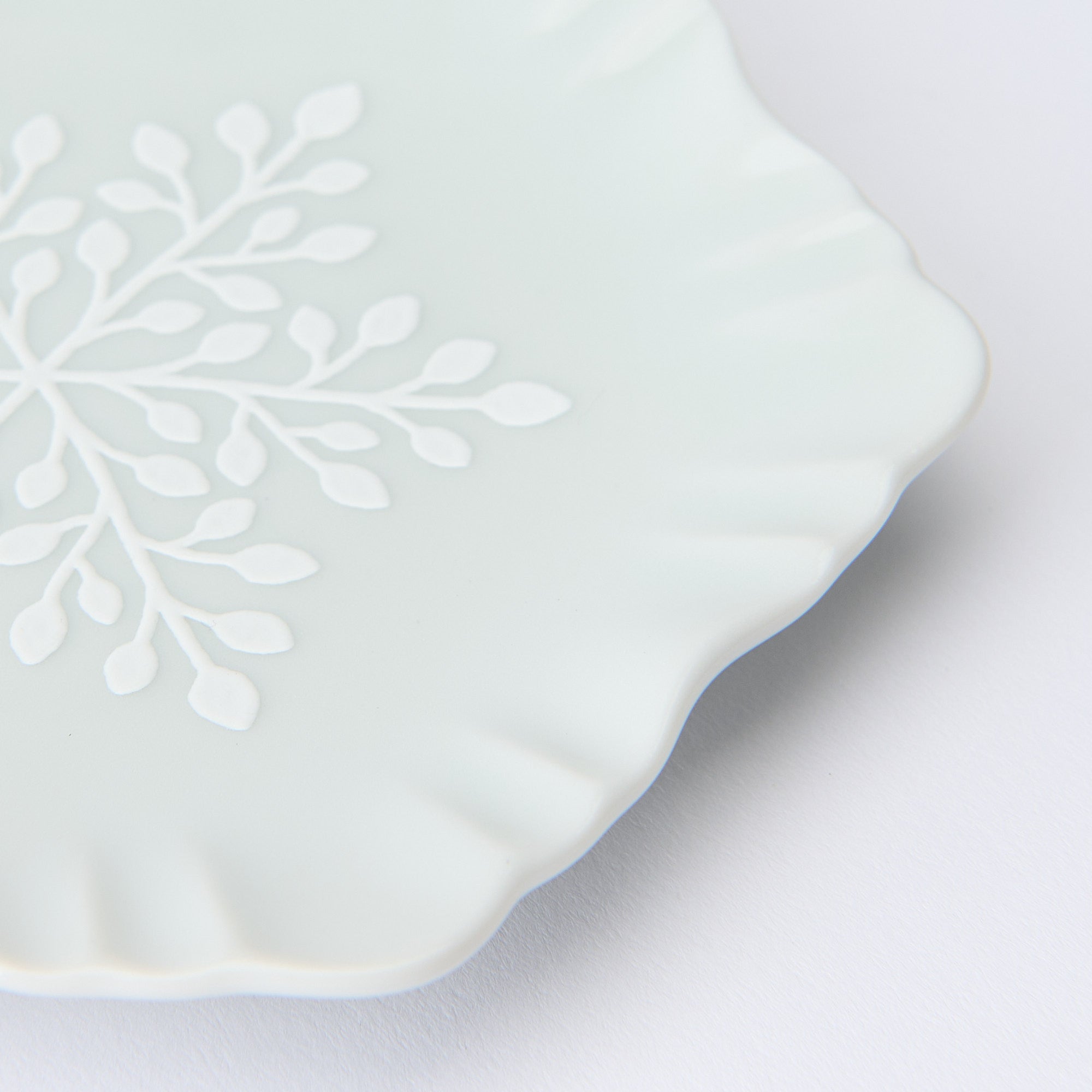 White Snow Crystal Plate Set