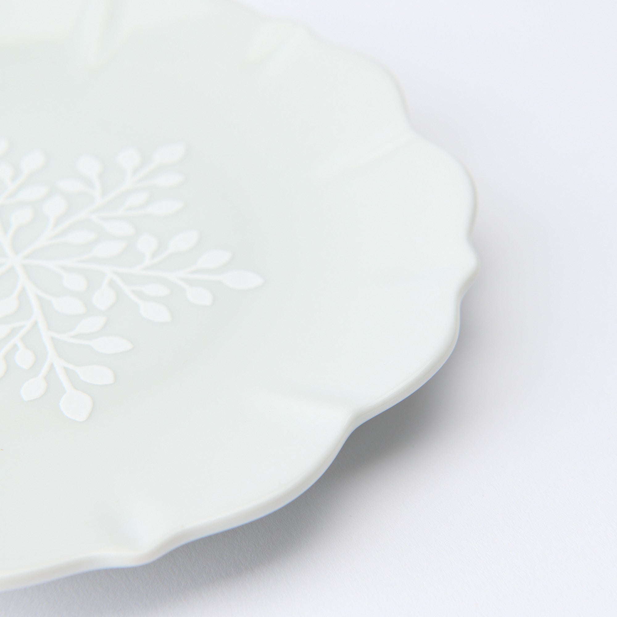 White Snow Crystal Plate Set