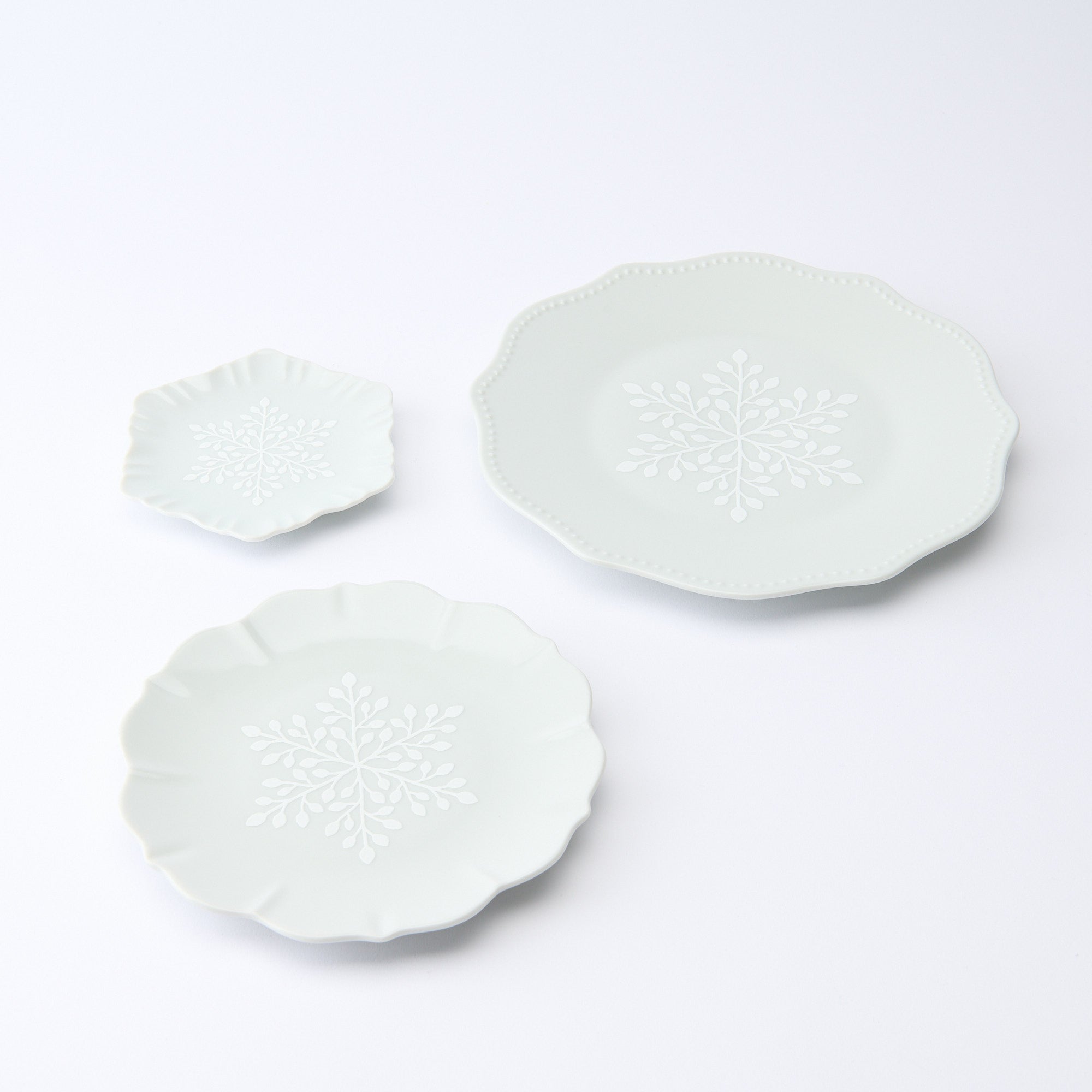 White Snow Crystal Plate Set