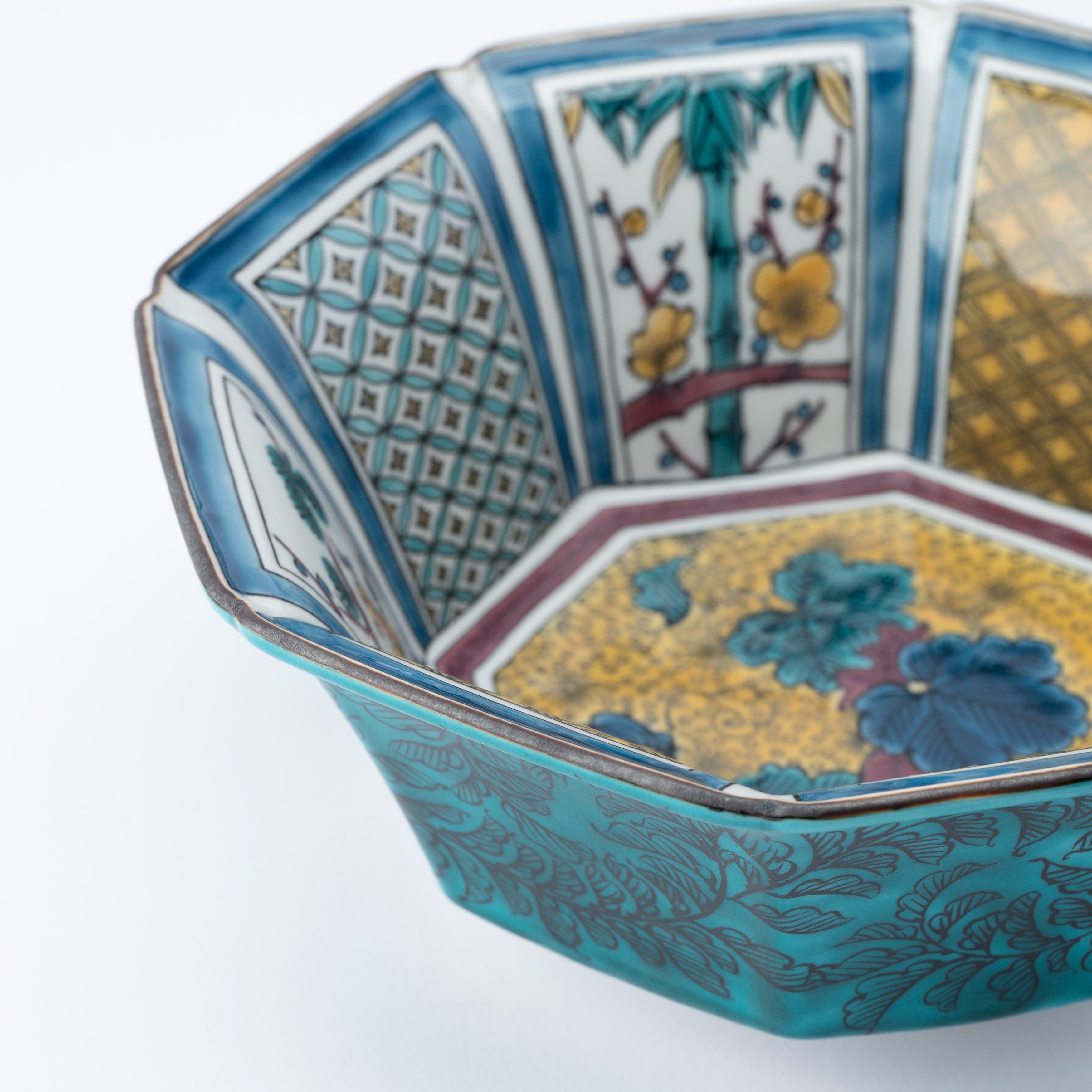 Yoshidaya Foliage and Florals Medium Bowl - JAPAN KUTANI SHOP