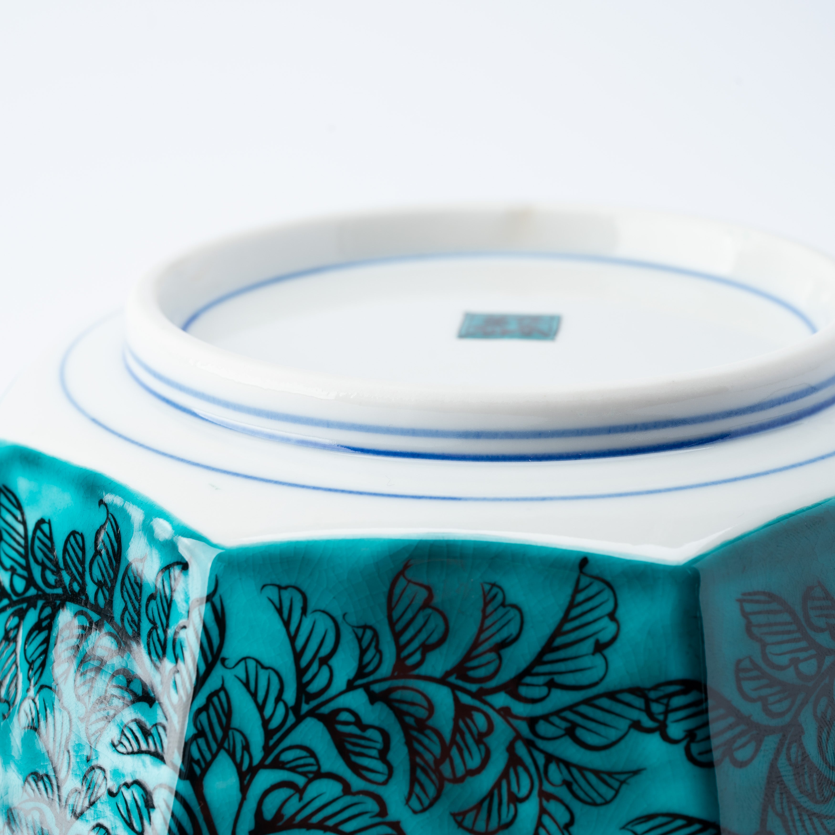 Yoshidaya Foliage and Florals Medium Bowl - JAPAN KUTANI SHOP
