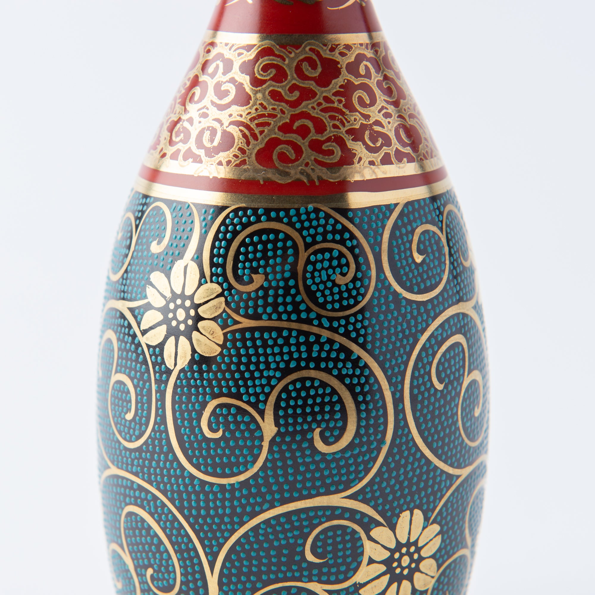 Aochibu and Arabesque Sake Set
