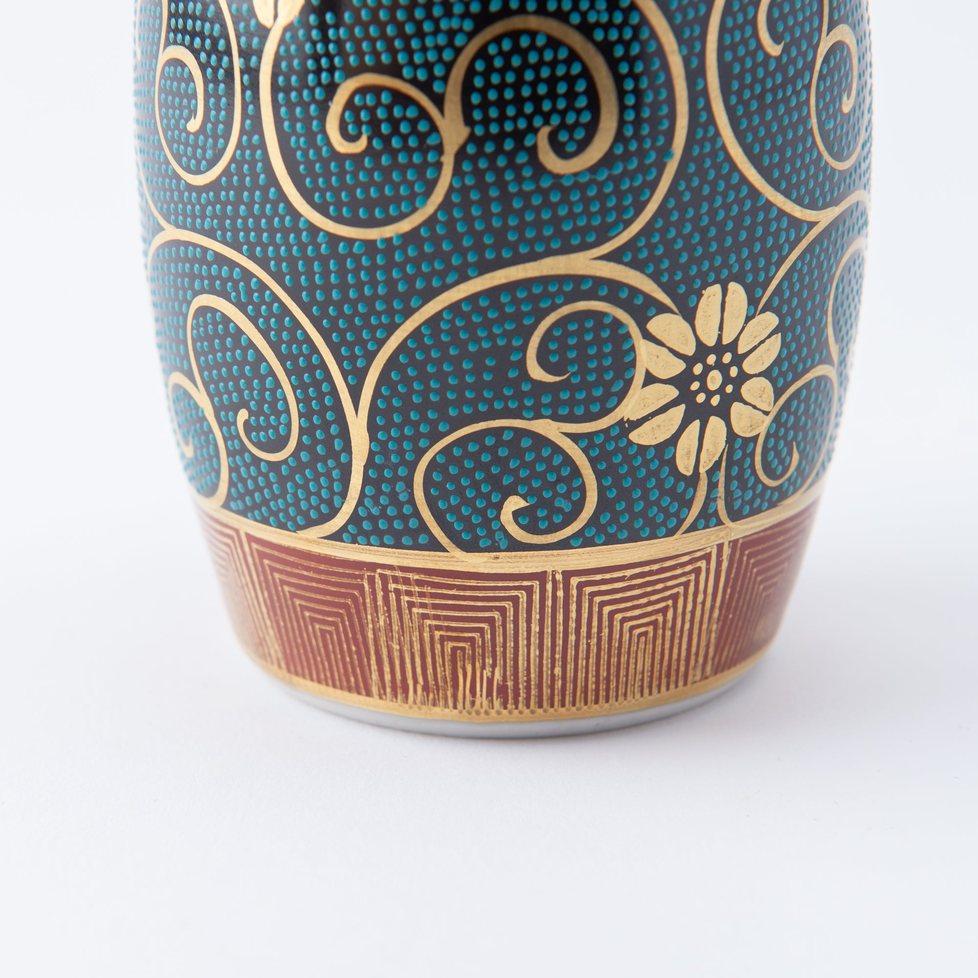 Aochibu and Arabesque Sake Set