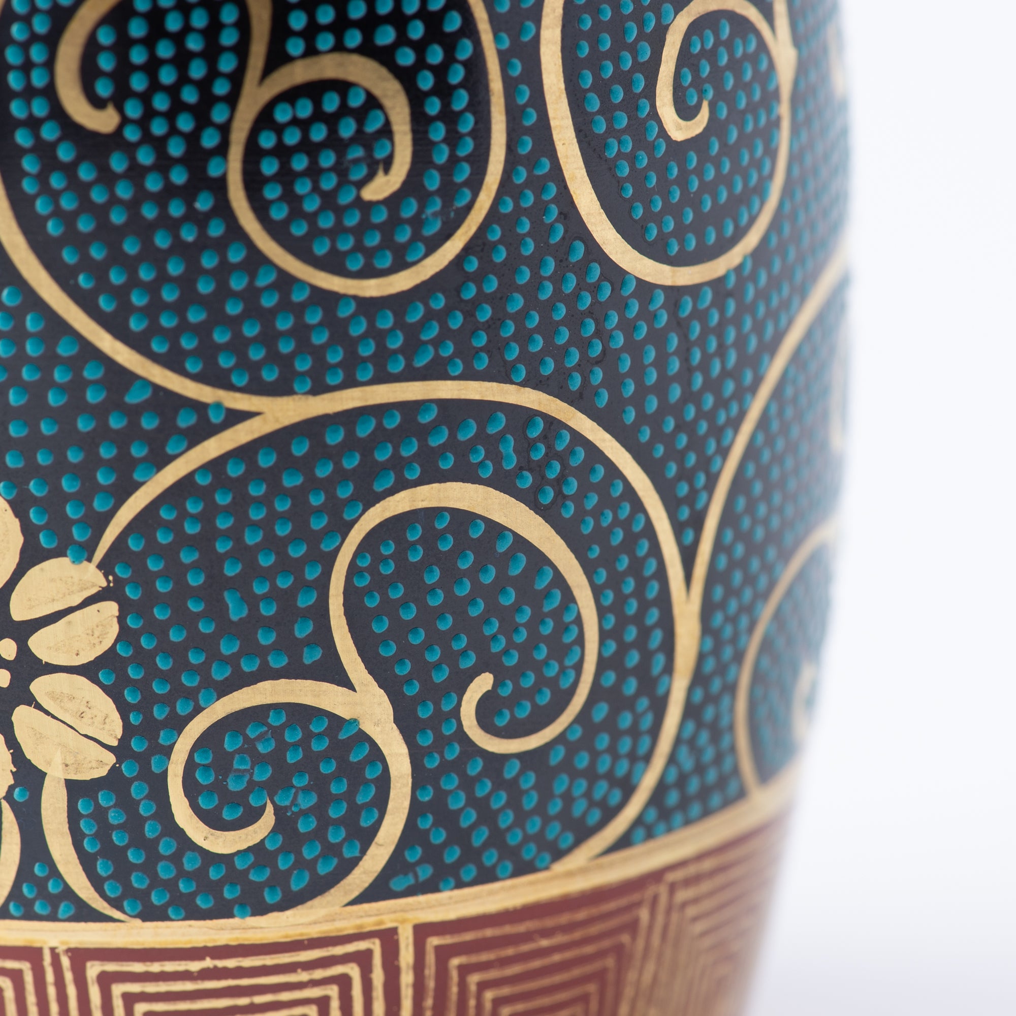 Aochibu and Arabesque Sake Set