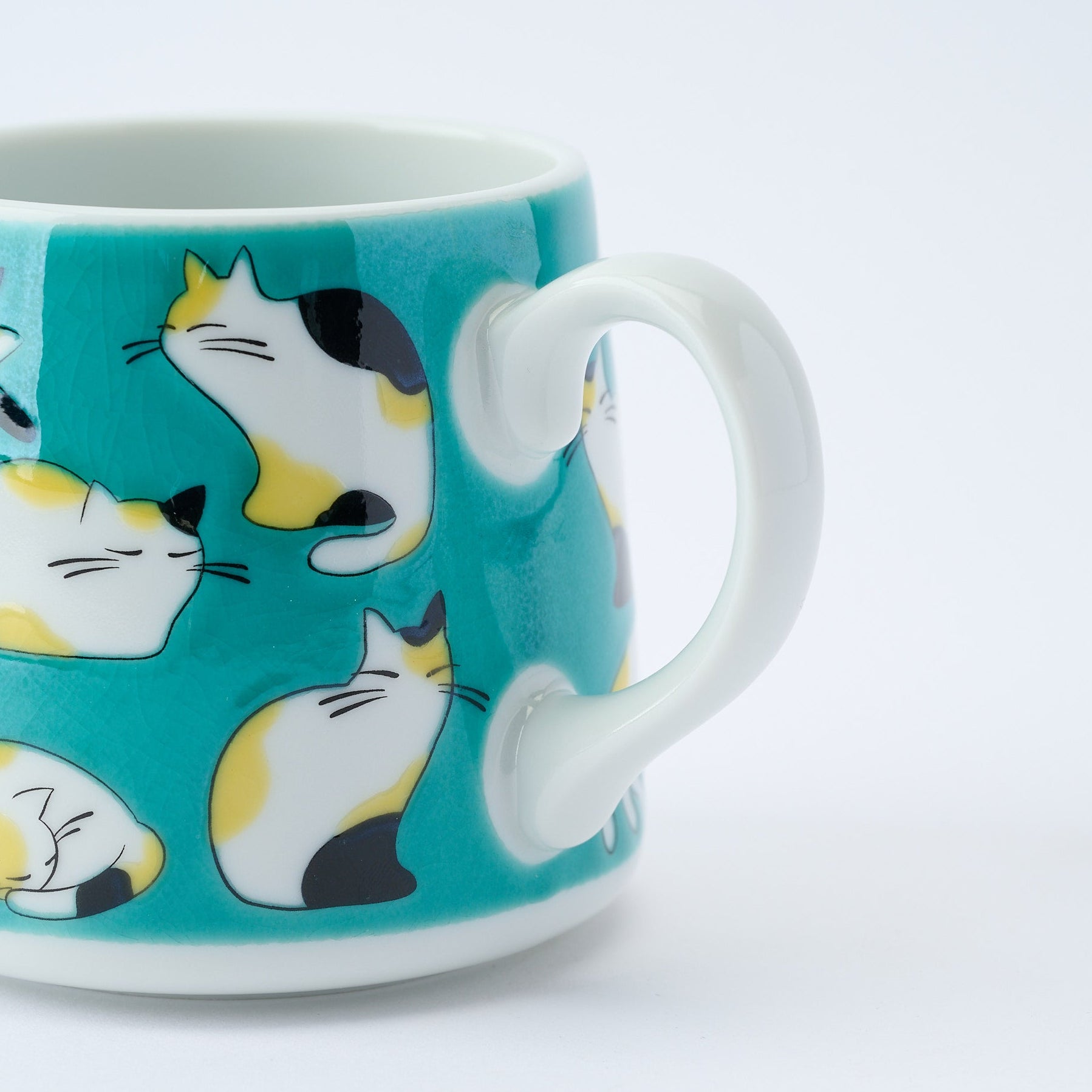 Playful Calico Cat Mug - JAPAN KUTANI SHOP