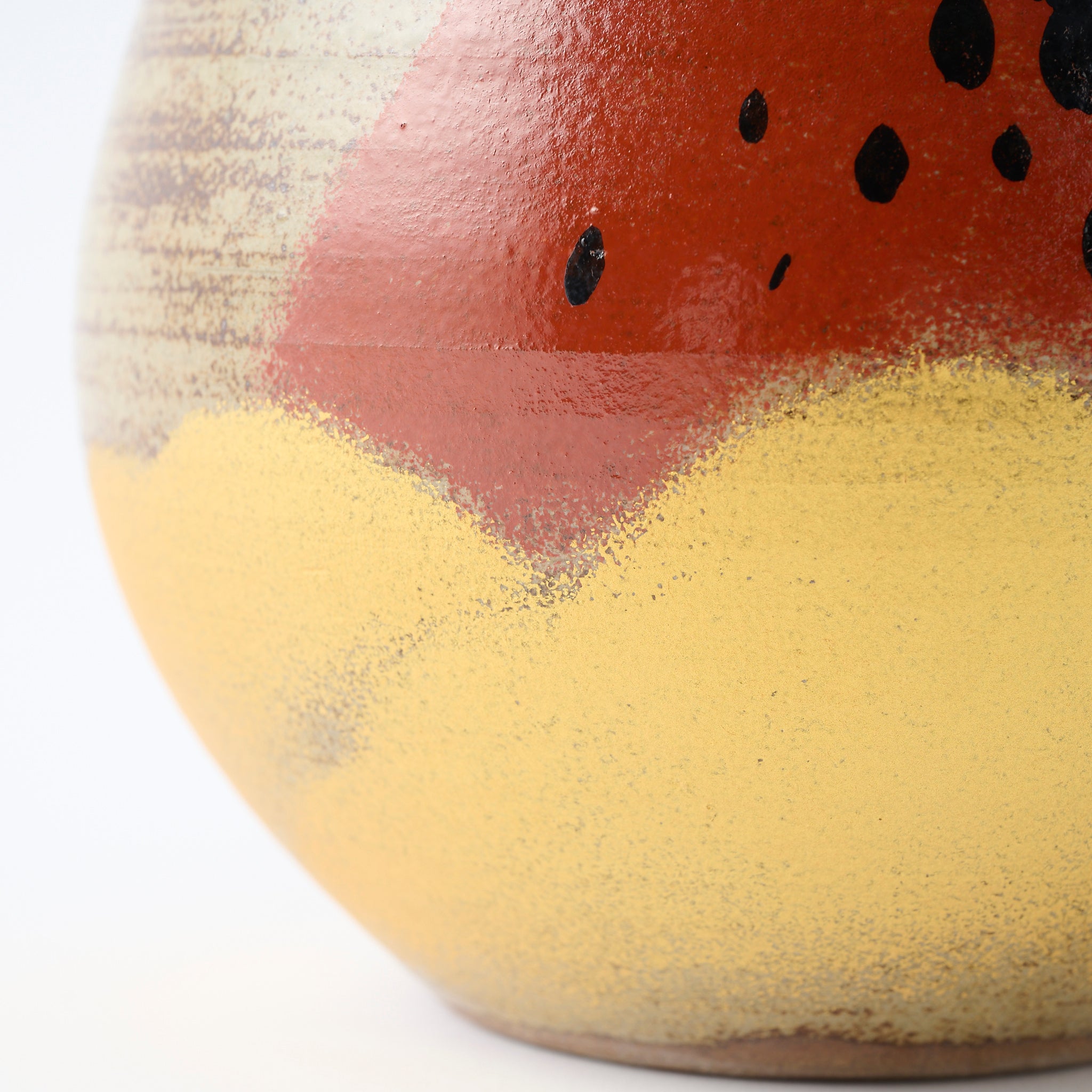 Golden Cloud and Mt. Fuji Flower Vase - JAPAN KUTANI SHOP