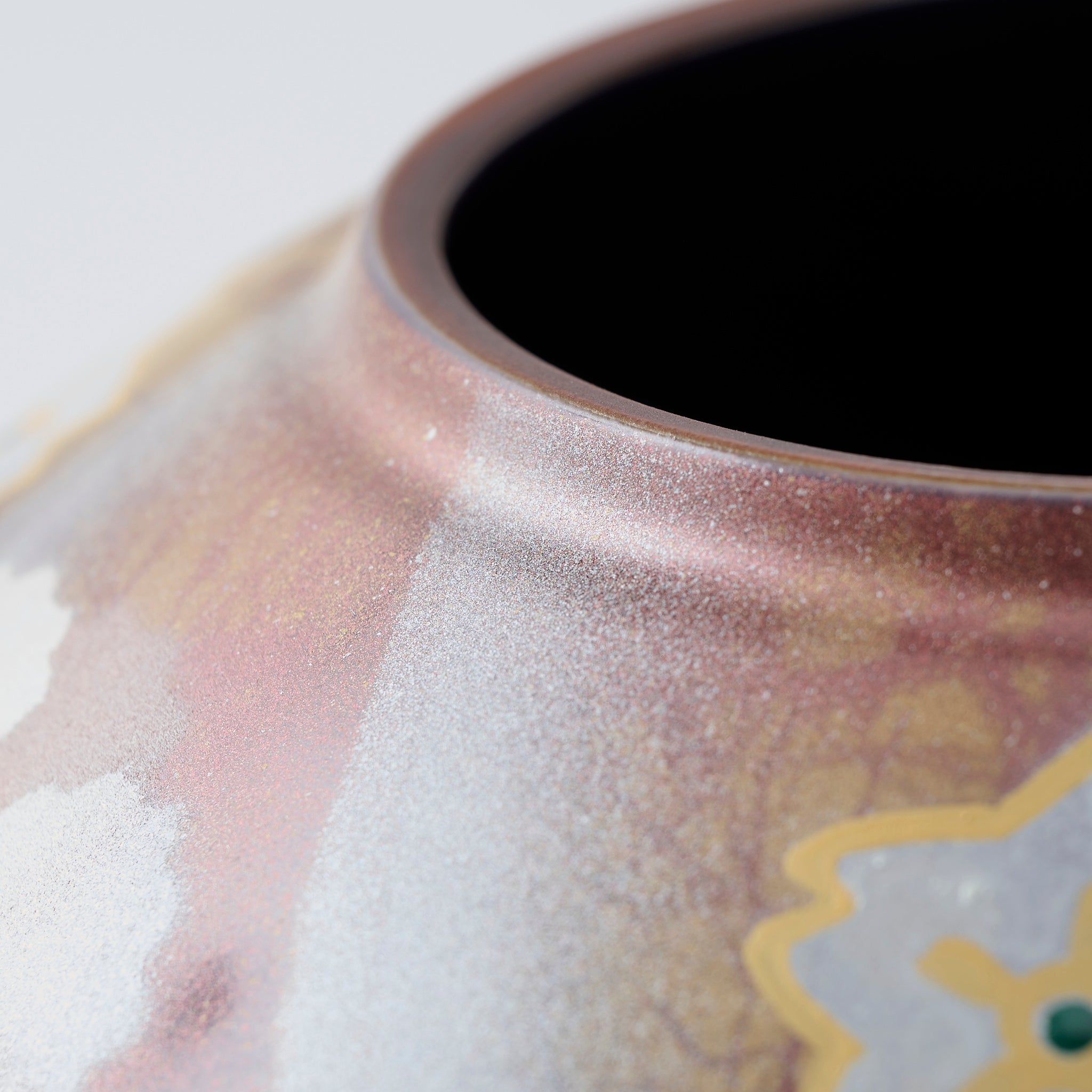 Sunlit Dance of Flowers Flower Vase - JAPAN KUTANI SHOP
