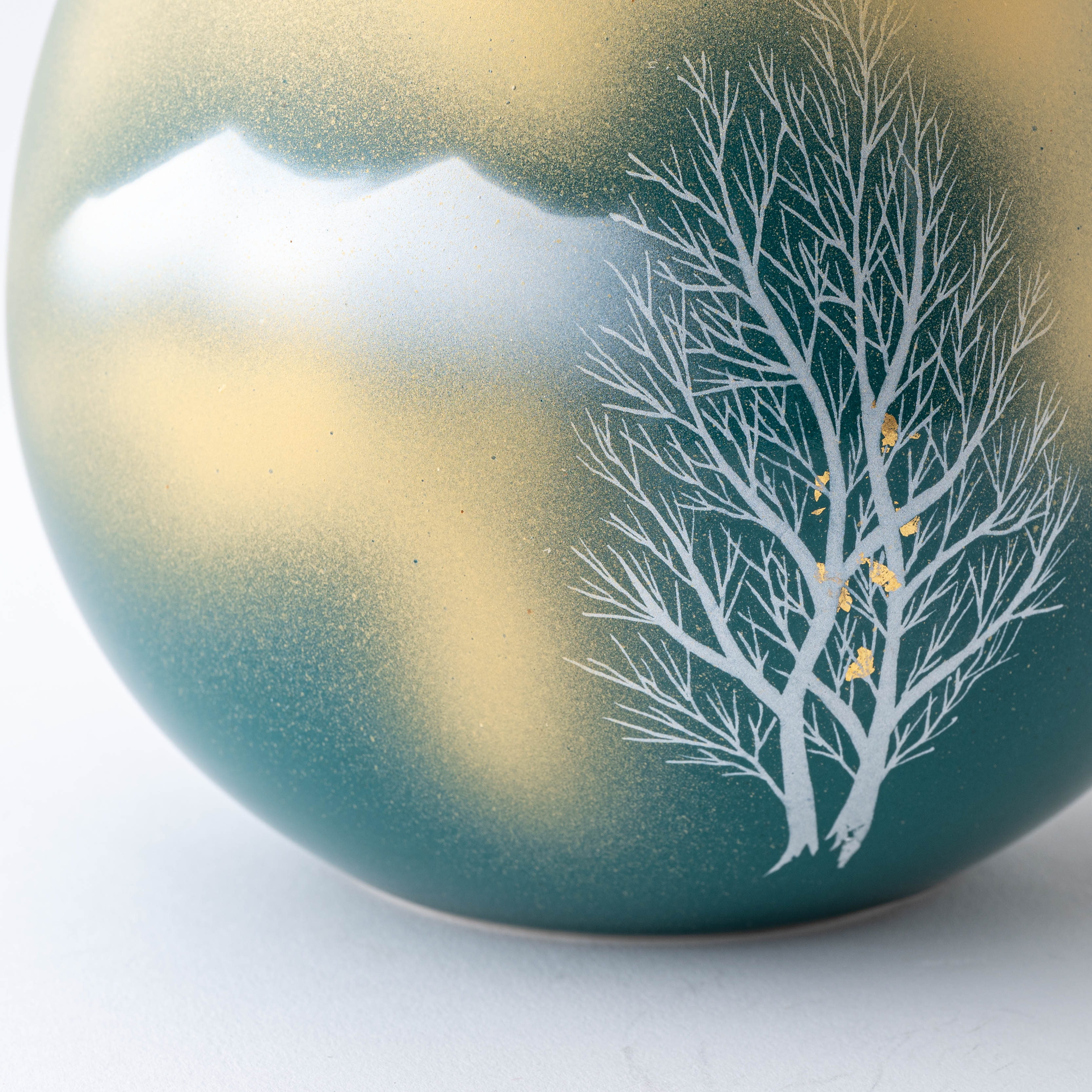 Crane and Misty Mountain Round Japanese Flower Vase - JAPAN KUTANI SHOP