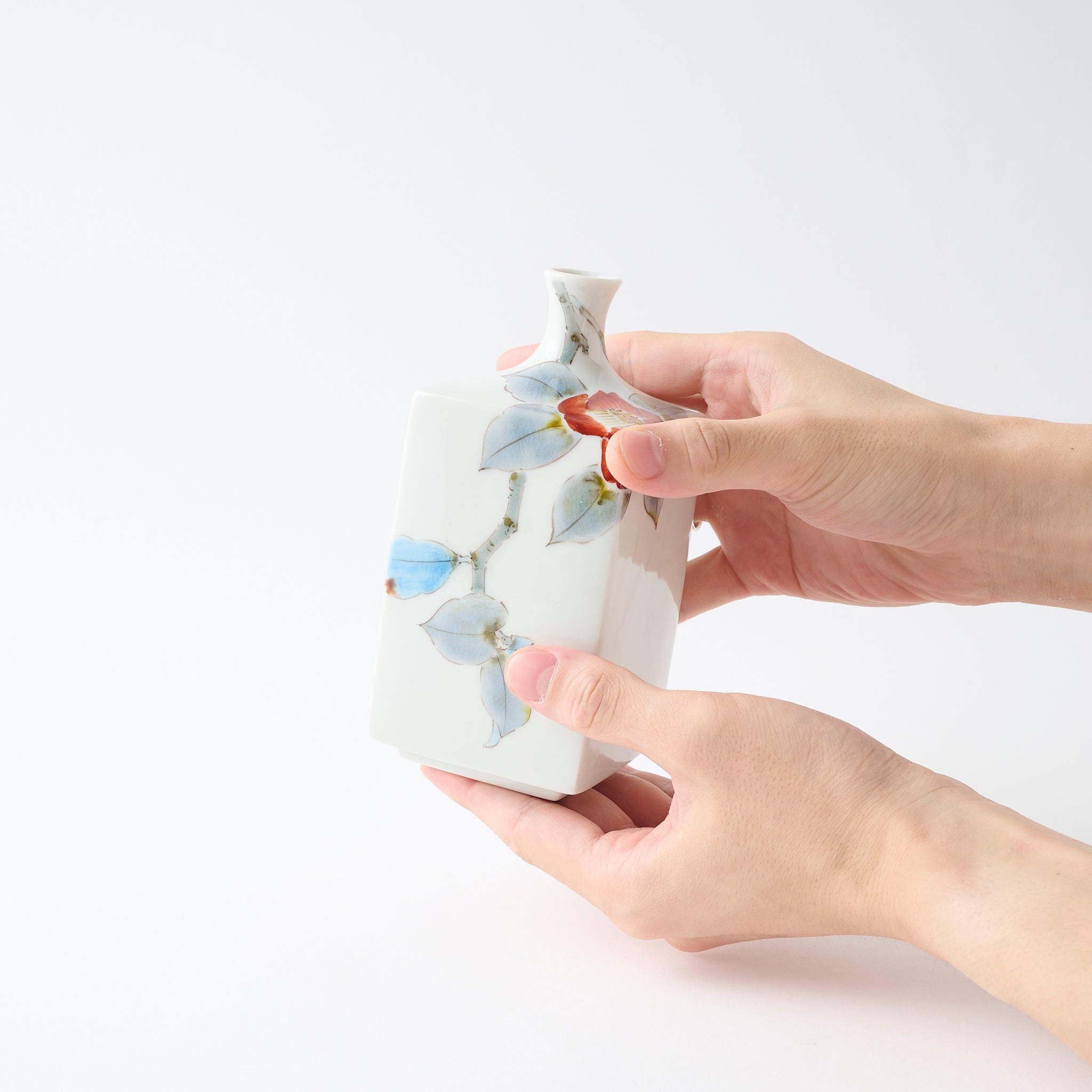 Delicate Camellia Flower Vase - JAPAN KUTANI SHOP