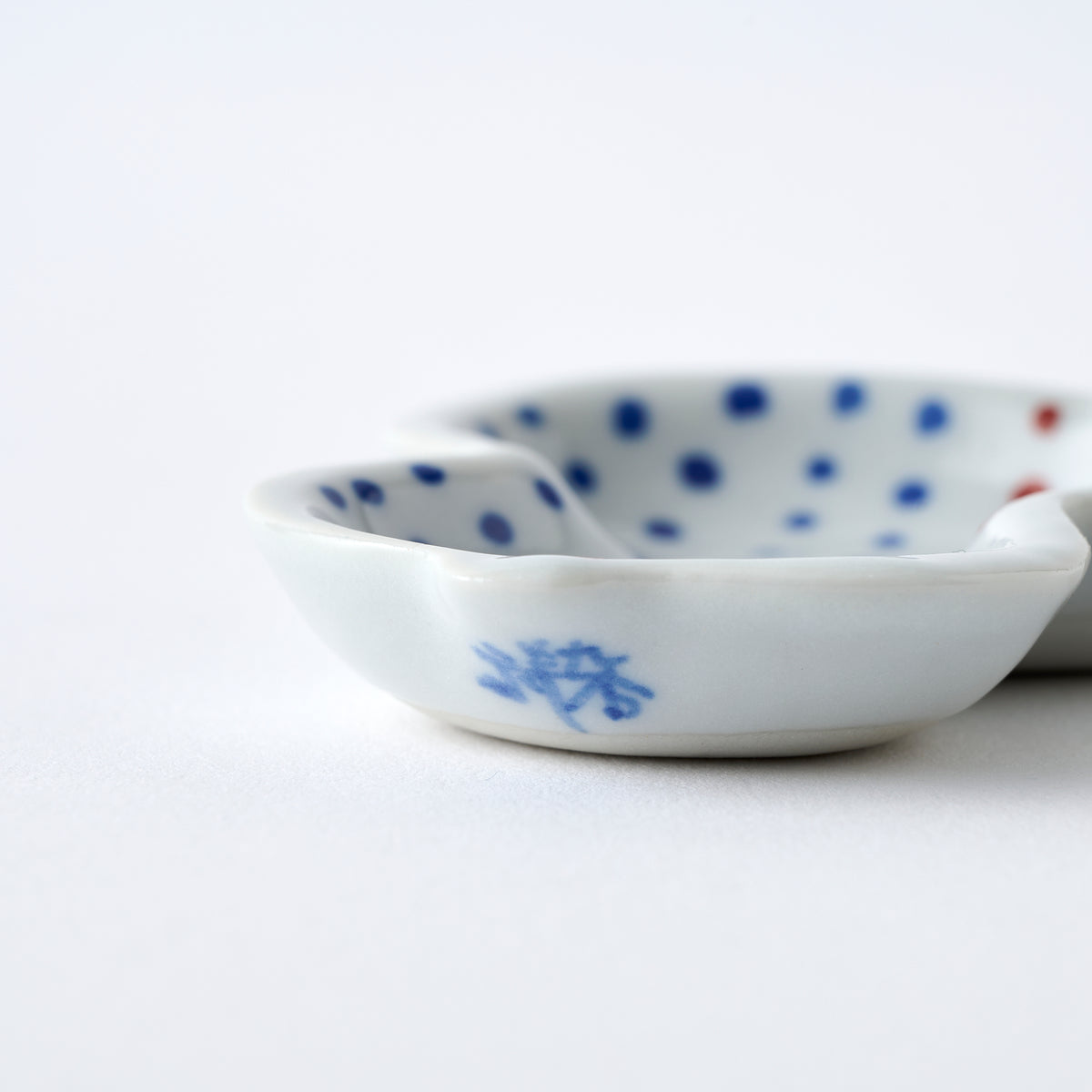 Little Symbols of Luck Sauce Plate - JAPAN KUTANI SHOP