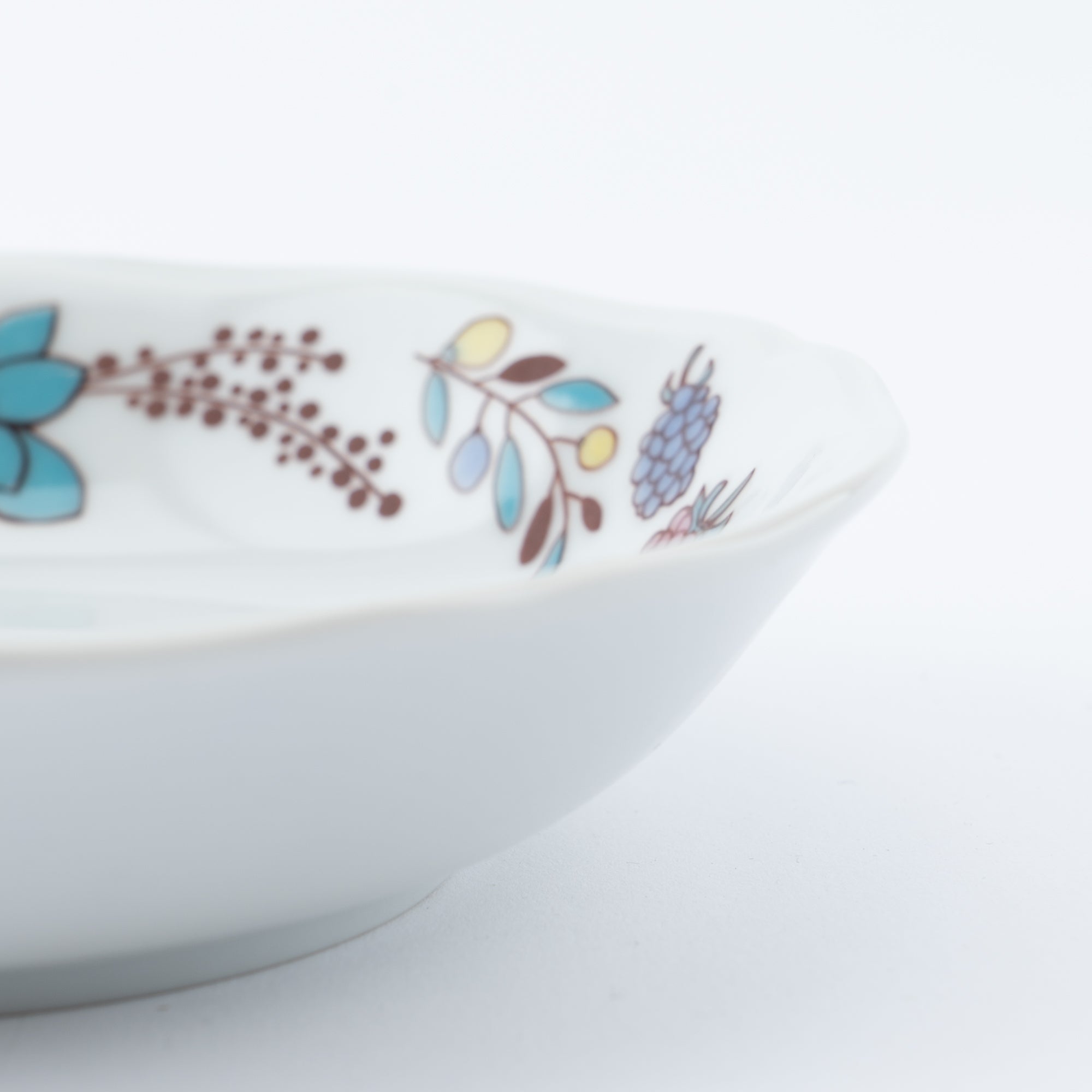 Spring Garland Medium Bowl