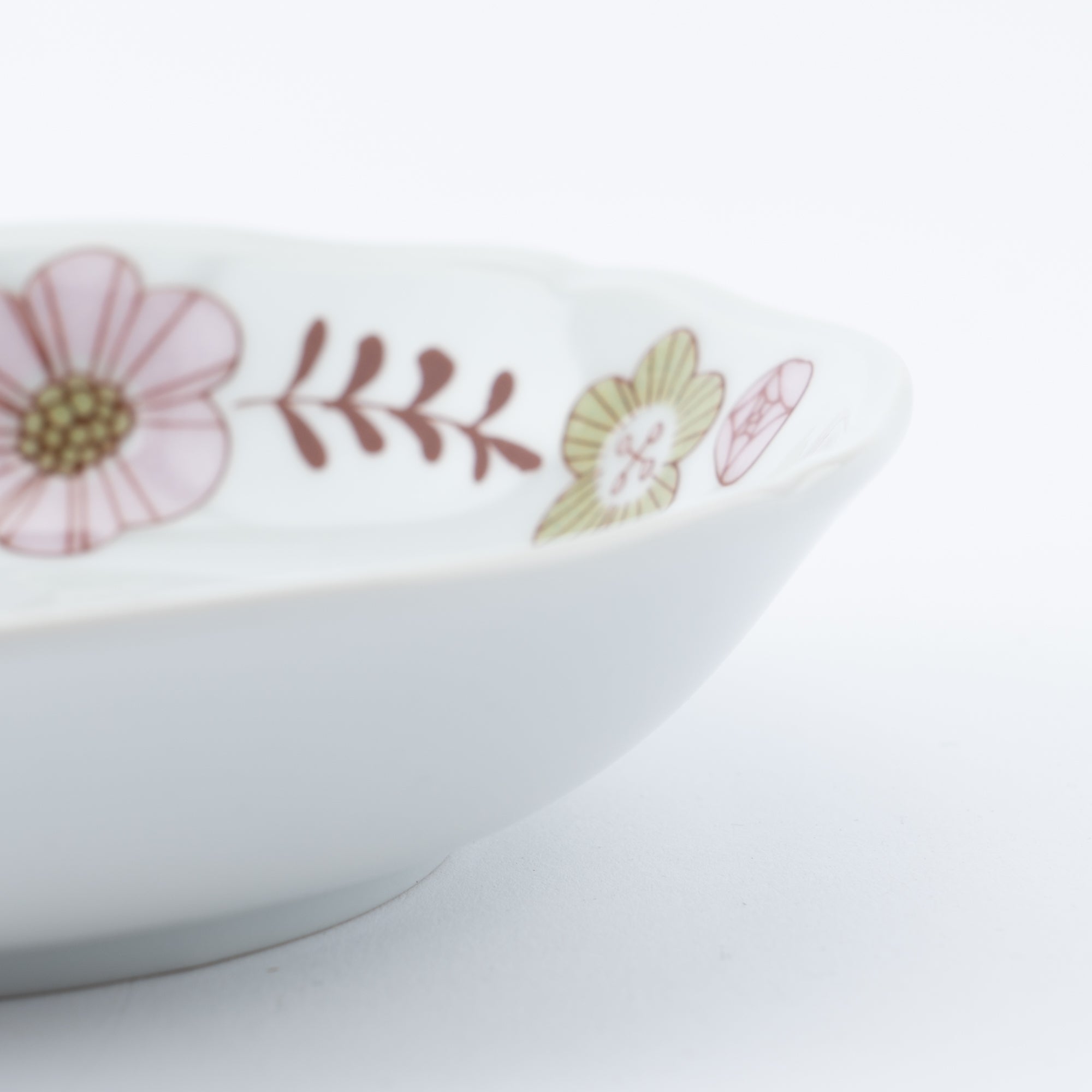Spring Garland Medium Bowl