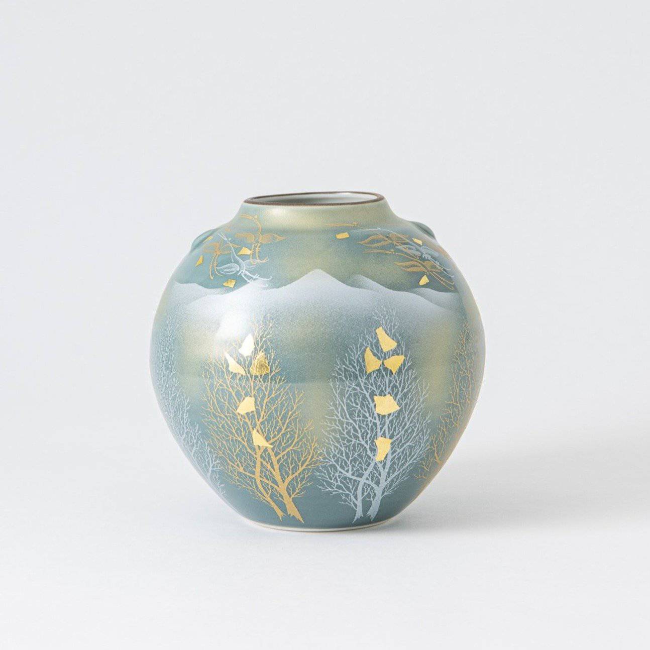 https://kutaniware.com/cdn/shop/products/golden-tree-kutani-flower-vase-musubi-kiln-handmade-japanese-tableware-and-japanese-dinnerware-242246.jpg?v=1665655090