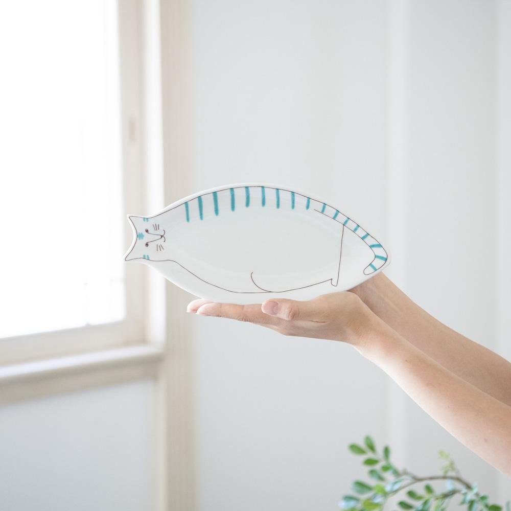 Harekutani Cat Plate - MUSUBI KILN - Handmade Japanese Tableware and Japanese Dinnerware