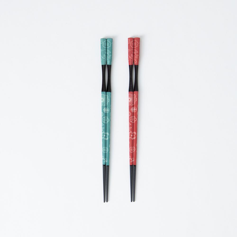 Harekutani Red/Green Kutani Reusable Chopsticks 22.5cm/ 8.9in & Chopstick Rests Pair - MUSUBI KILN - Handmade Japanese Tableware and Japanese Dinnerware