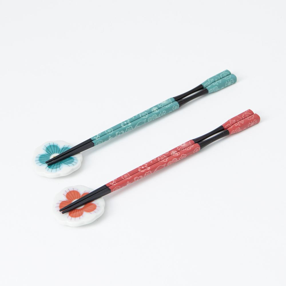 Harekutani Red/Green Kutani Reusable Chopsticks 22.5cm/ 8.9in & Chopstick Rests Pair - MUSUBI KILN - Handmade Japanese Tableware and Japanese Dinnerware